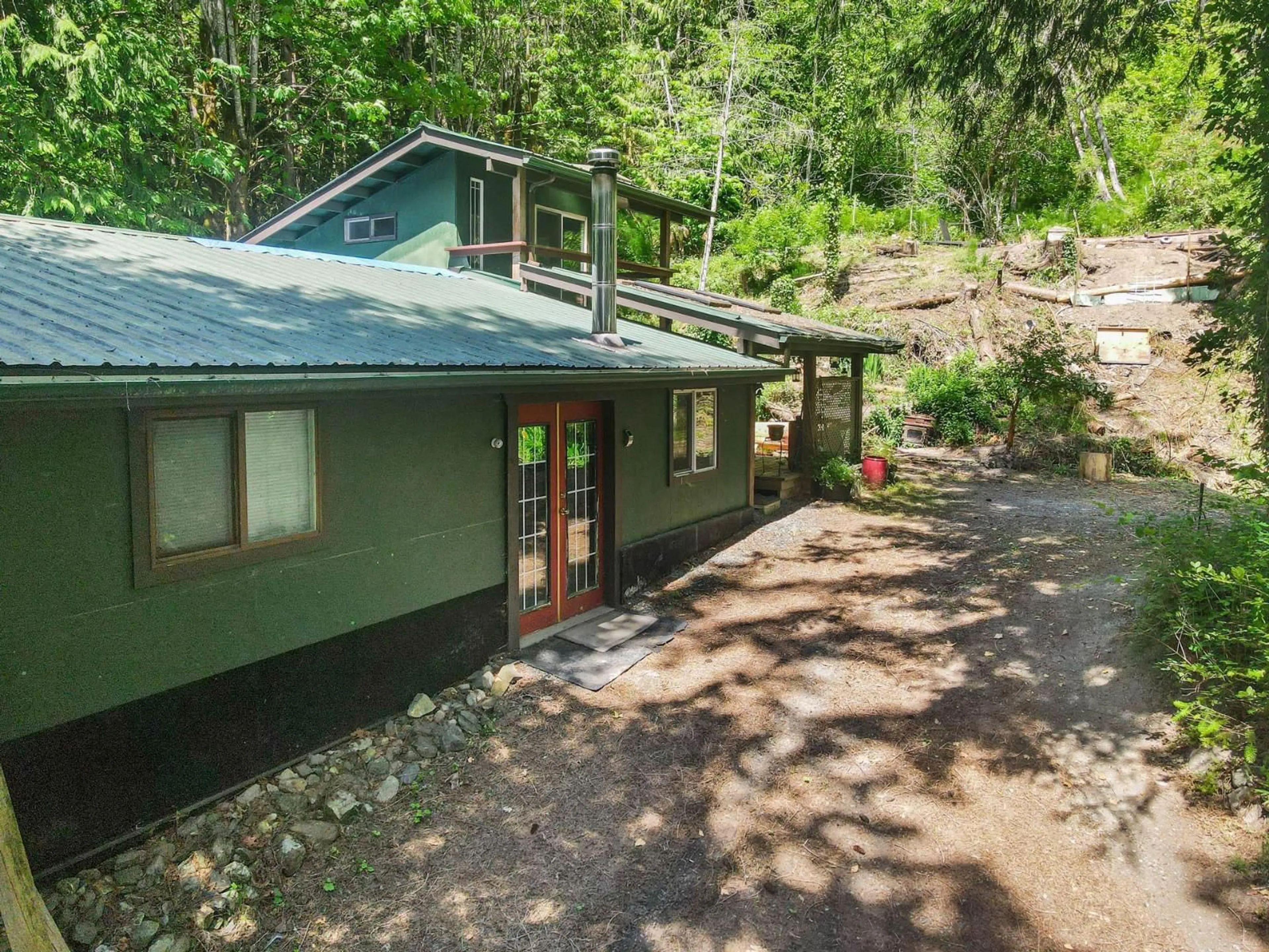 A pic from outside/outdoor area/front of a property/back of a property/a pic from drone, unknown for 4139 SLESSE ROAD, Chilliwack British Columbia V4Z1B3