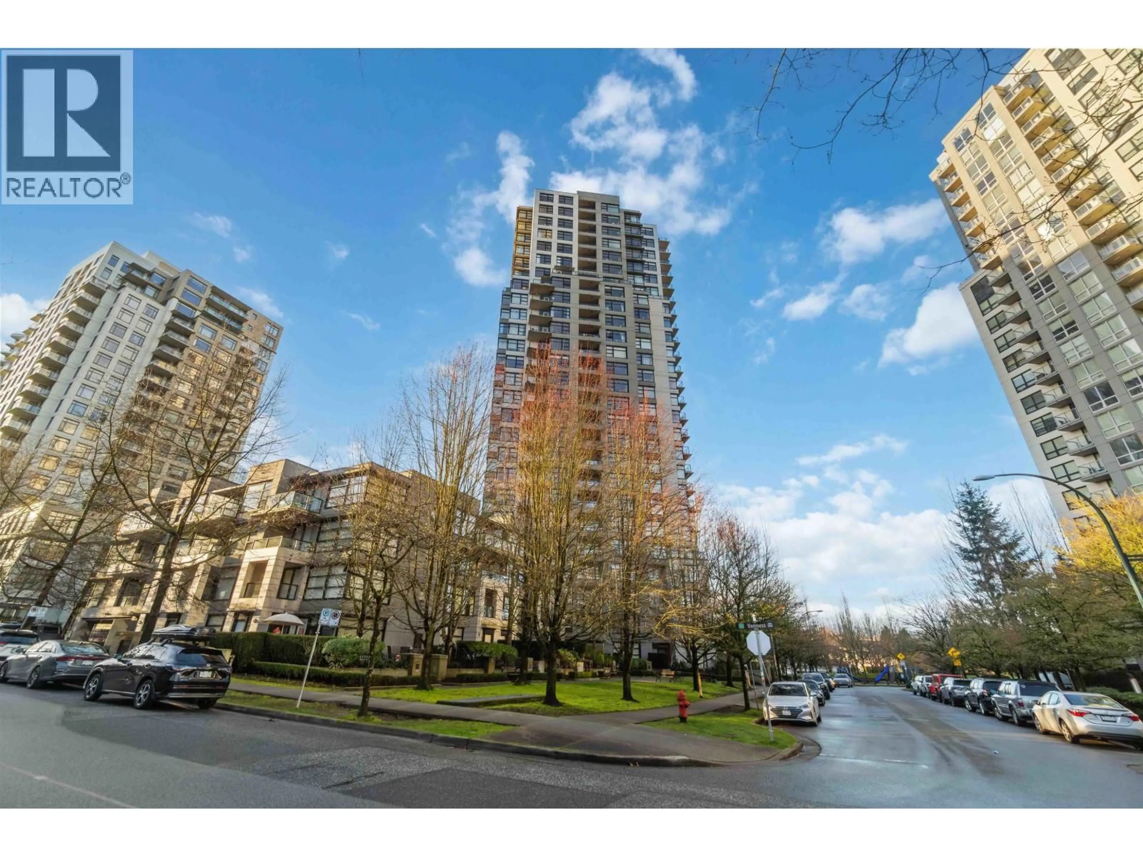 A pic from outside/outdoor area/front of a property/back of a property/a pic from drone, street for 805 - 5380 OBEN STREET, Vancouver British Columbia V5R6H7