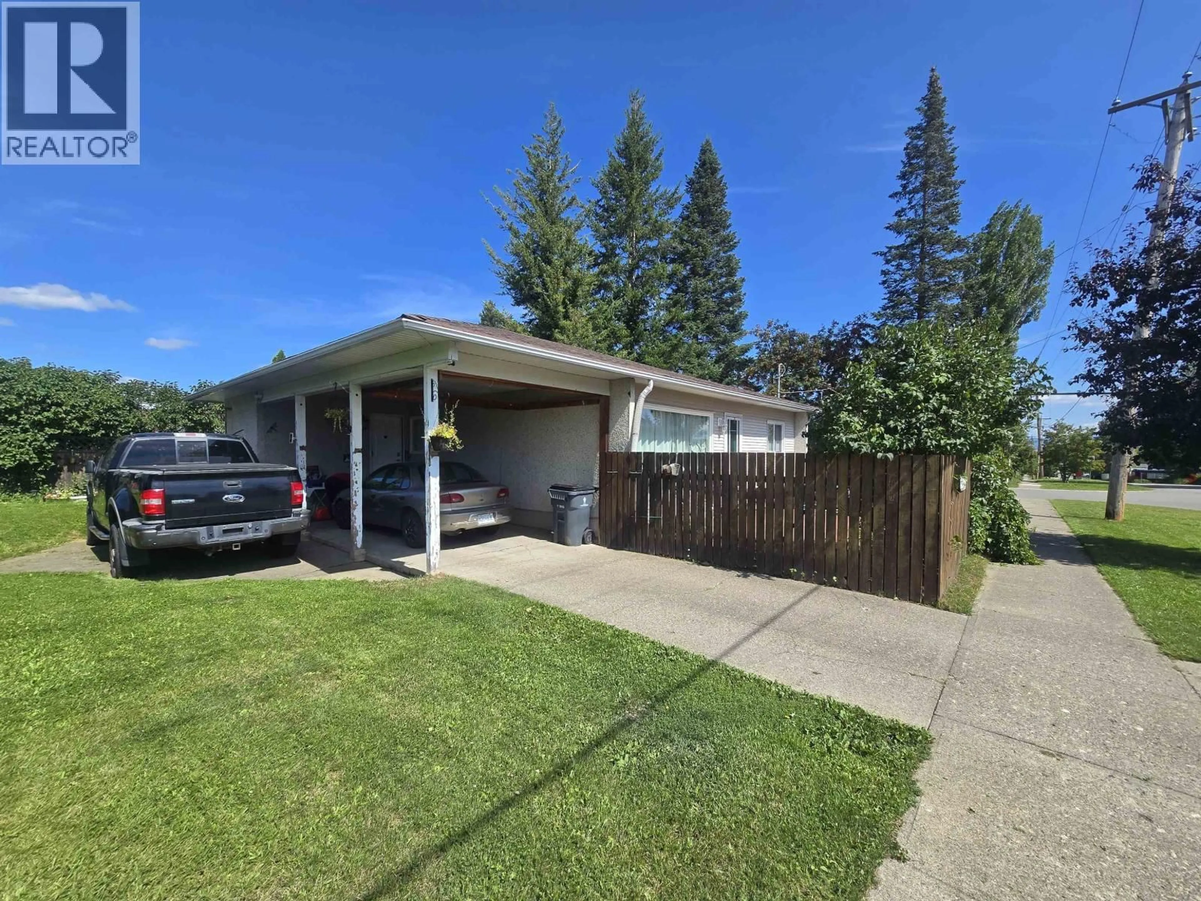 A pic from outside/outdoor area/front of a property/back of a property/a pic from drone, street for 2940 2ND AVENUE, Prince George British Columbia V2M1E8