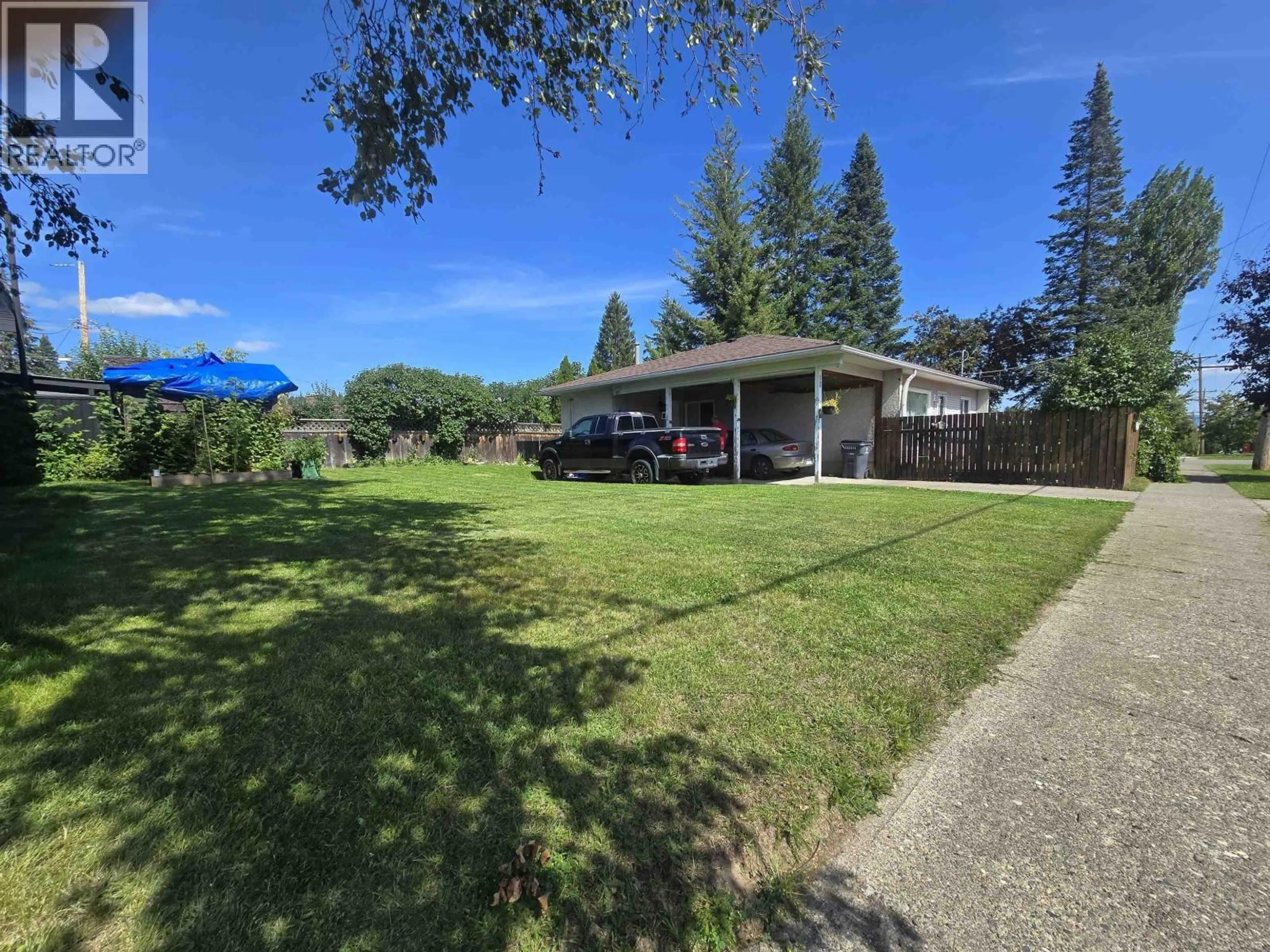 A pic from outside/outdoor area/front of a property/back of a property/a pic from drone, unknown for 2940 2ND AVENUE, Prince George British Columbia V2M1E8