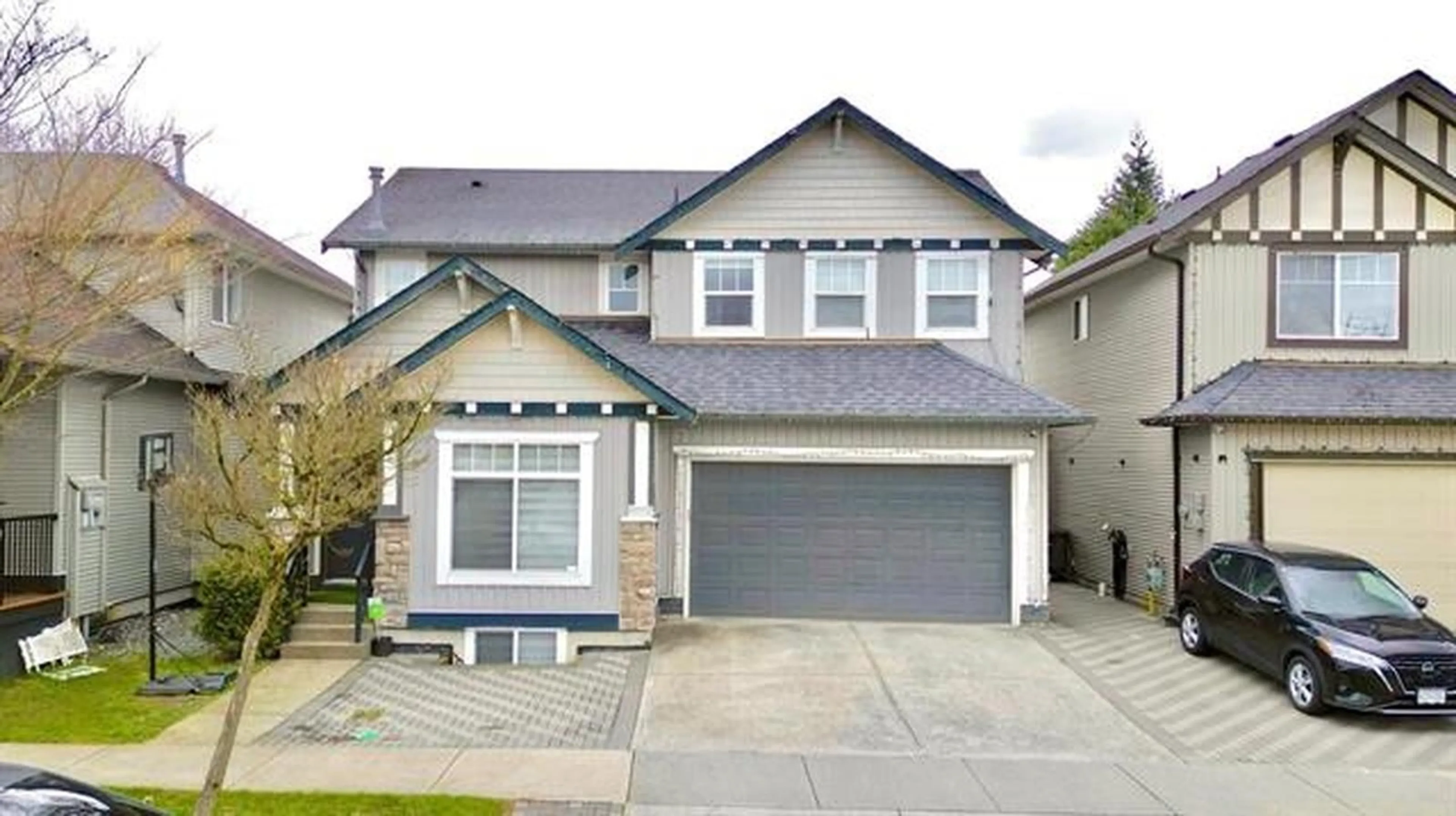 Home with vinyl exterior material, street for 6287 167B STREET, Surrey British Columbia V3S0Z2