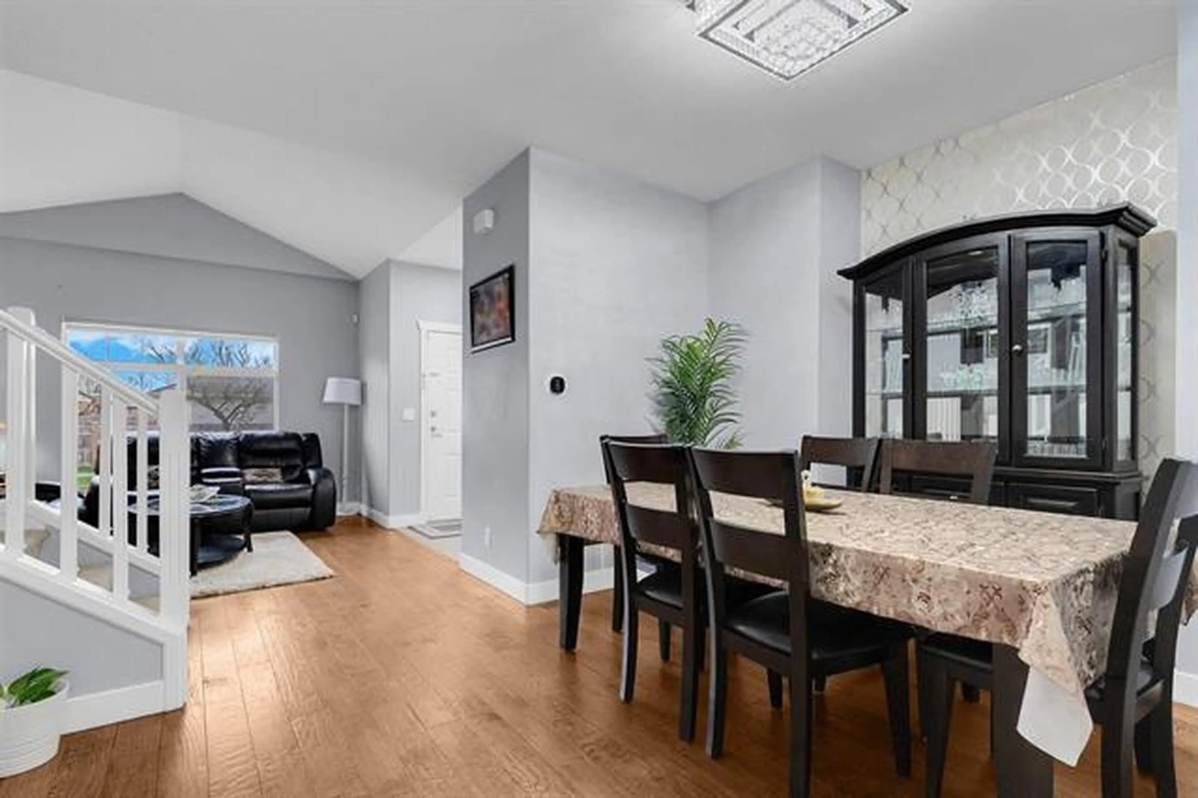 Dining room, wood/laminate floor for 6287 167B STREET, Surrey British Columbia V3S0Z2