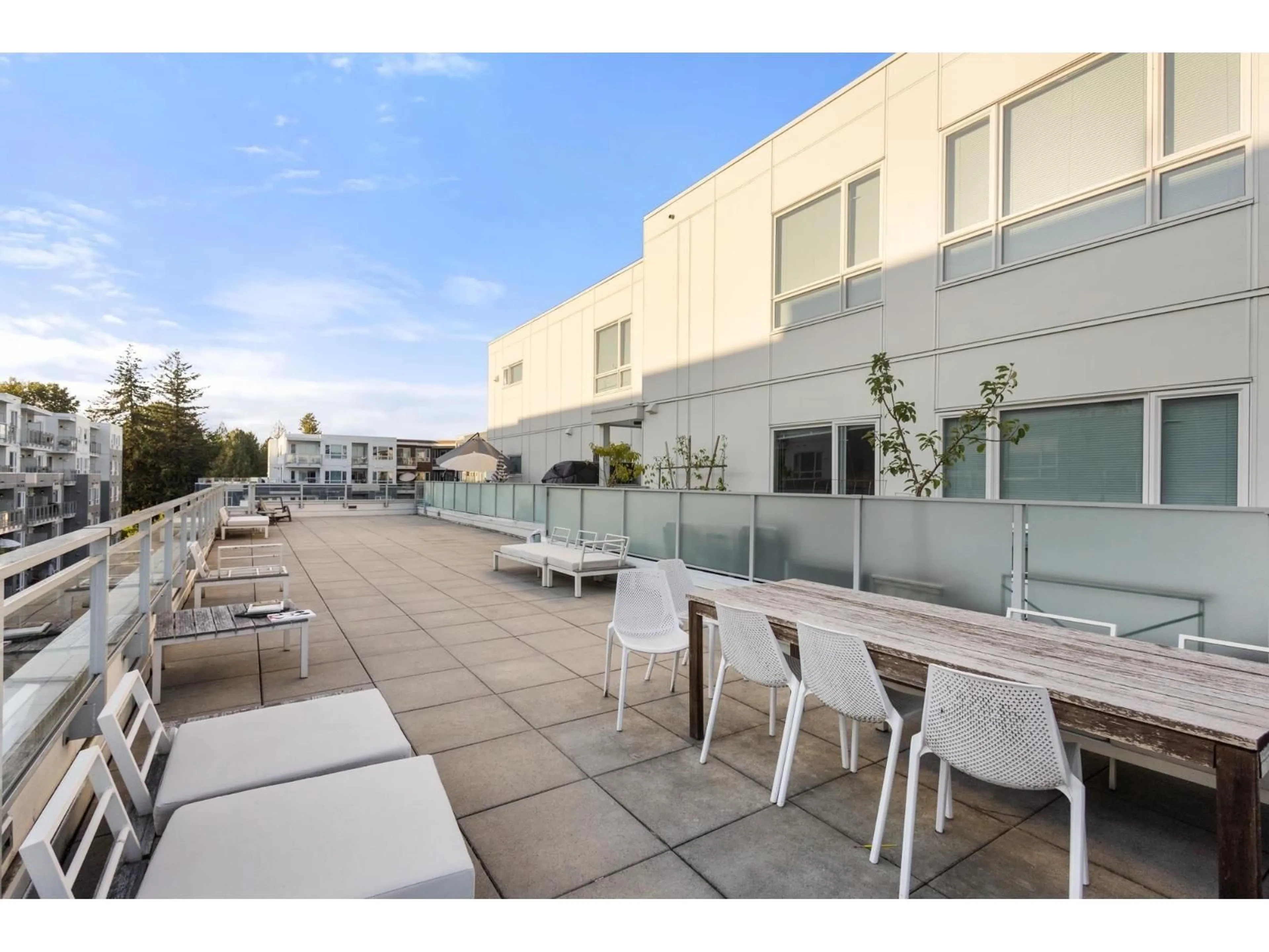 Patio, street for 419 - 10581 140 STREET, Surrey British Columbia V3T0M7