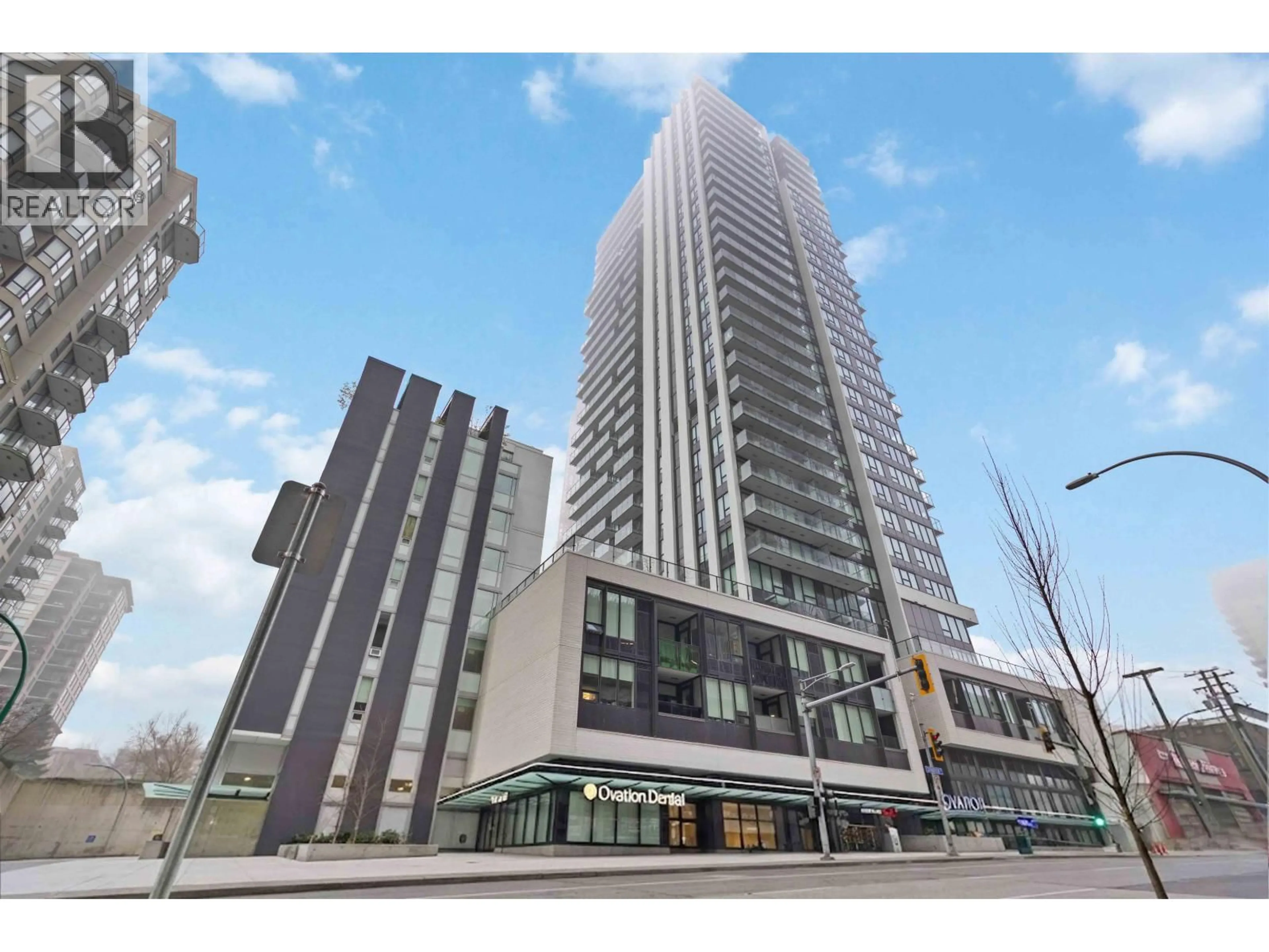 Indoor foyer for 2402 - 823 CARNARVON STREET, New Westminster British Columbia V3M0N5