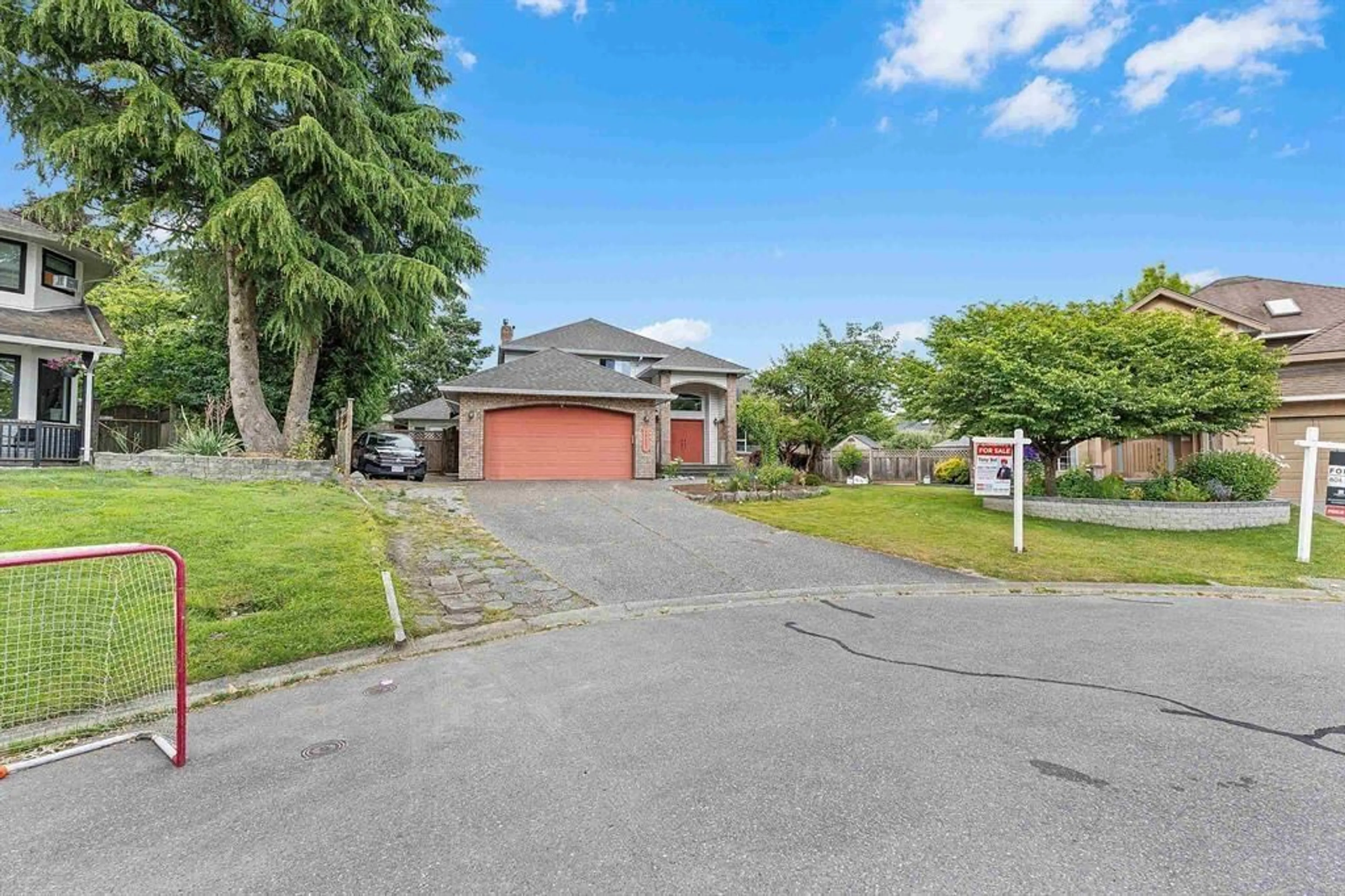 A pic from outside/outdoor area/front of a property/back of a property/a pic from drone, street for 14247 86 AVENUE, Surrey British Columbia V3W0S6