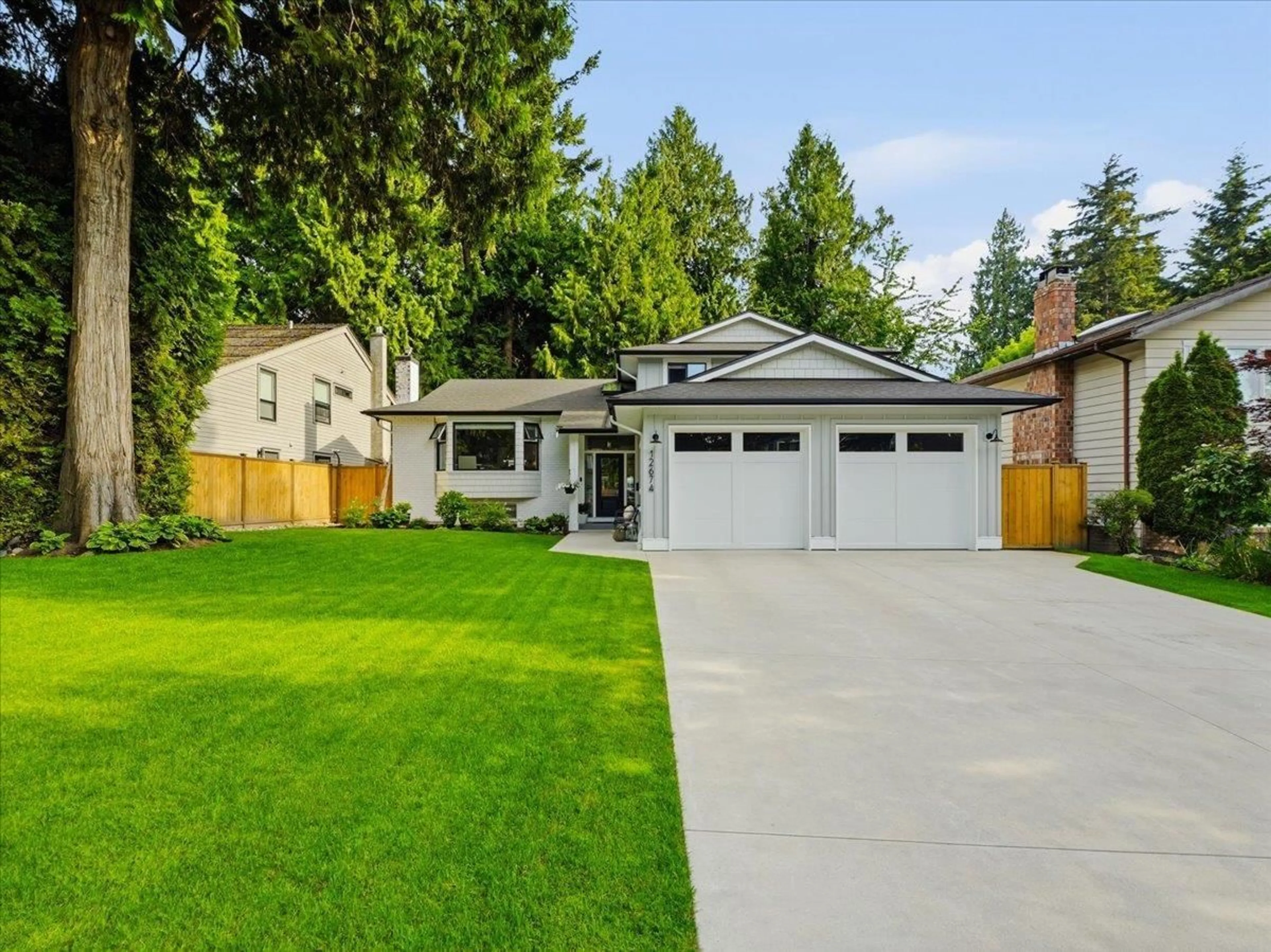 Home with vinyl exterior material, street for 12674 19 AVENUE, Surrey British Columbia V4A5T7