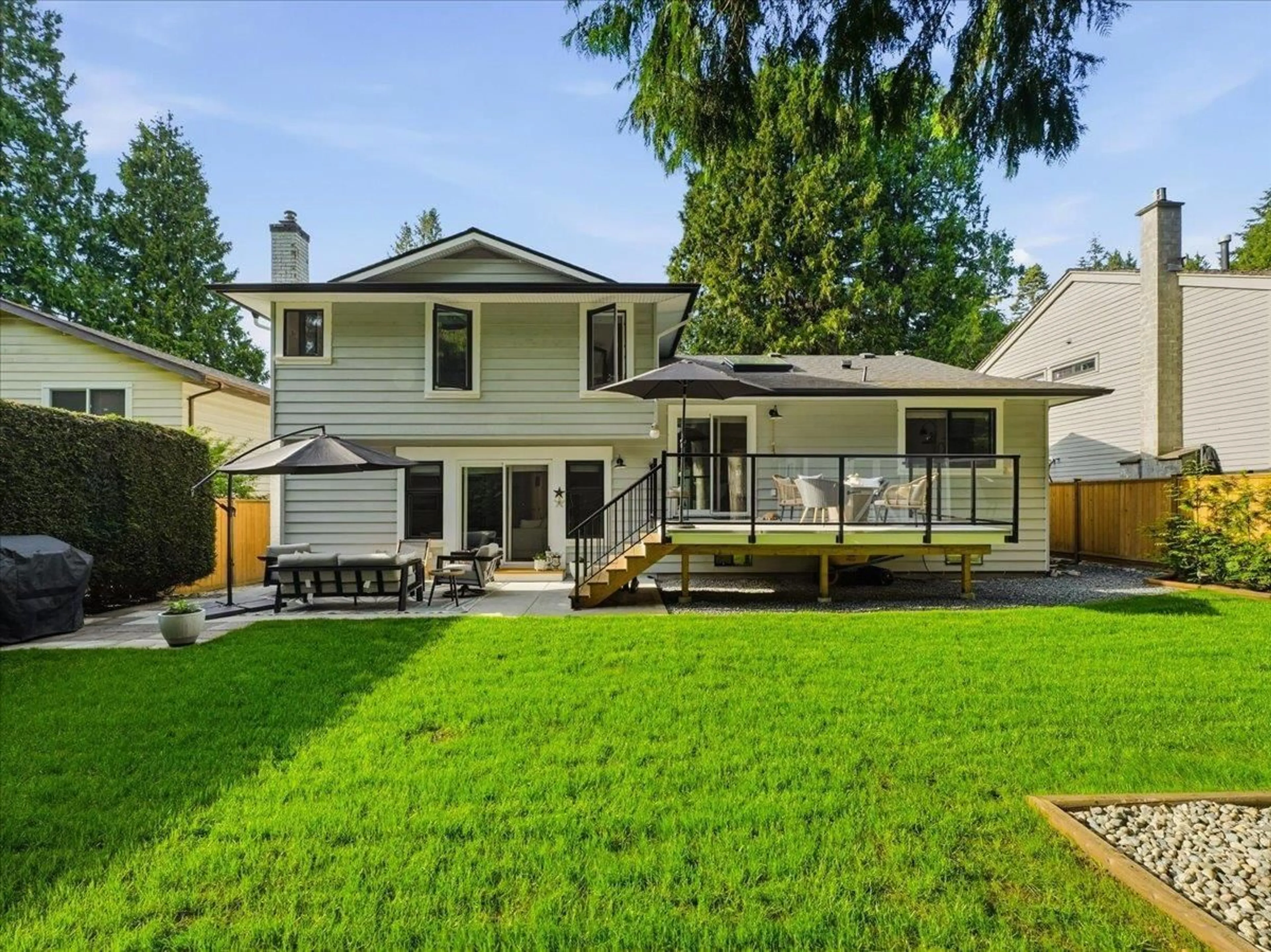 Home with vinyl exterior material, street for 12674 19 AVENUE, Surrey British Columbia V4A5T7