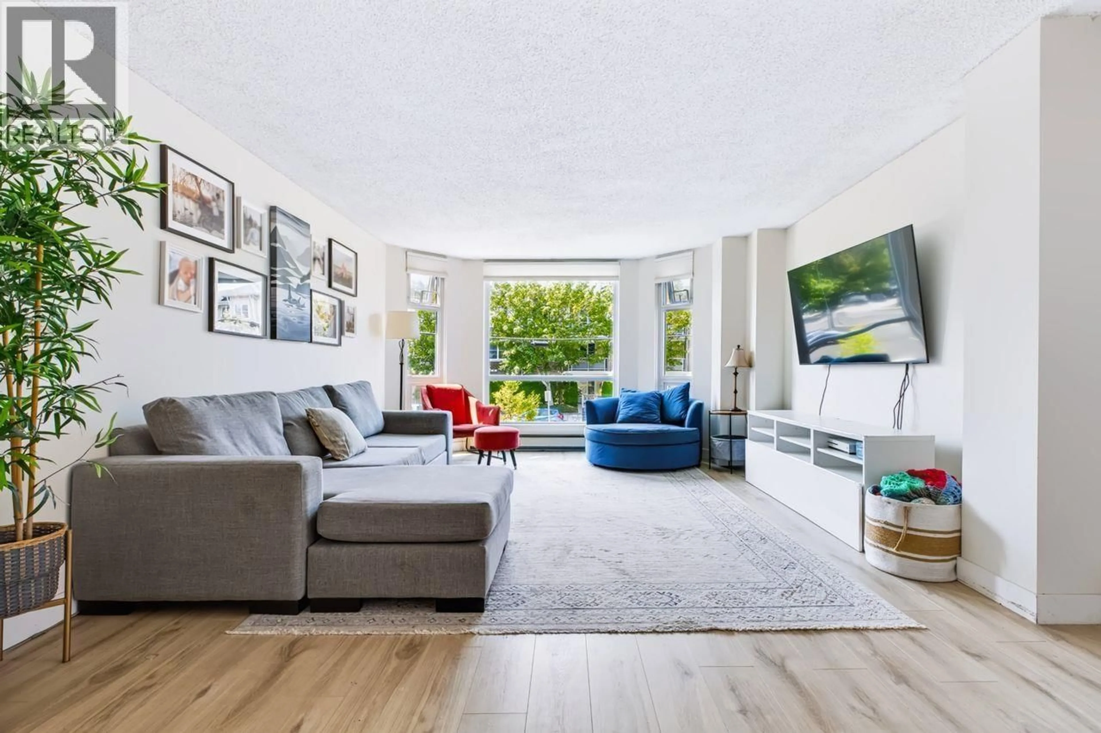 Living room with furniture, unknown for 408 - 1350 VIEW CRESCENT, Delta British Columbia V4L2K3