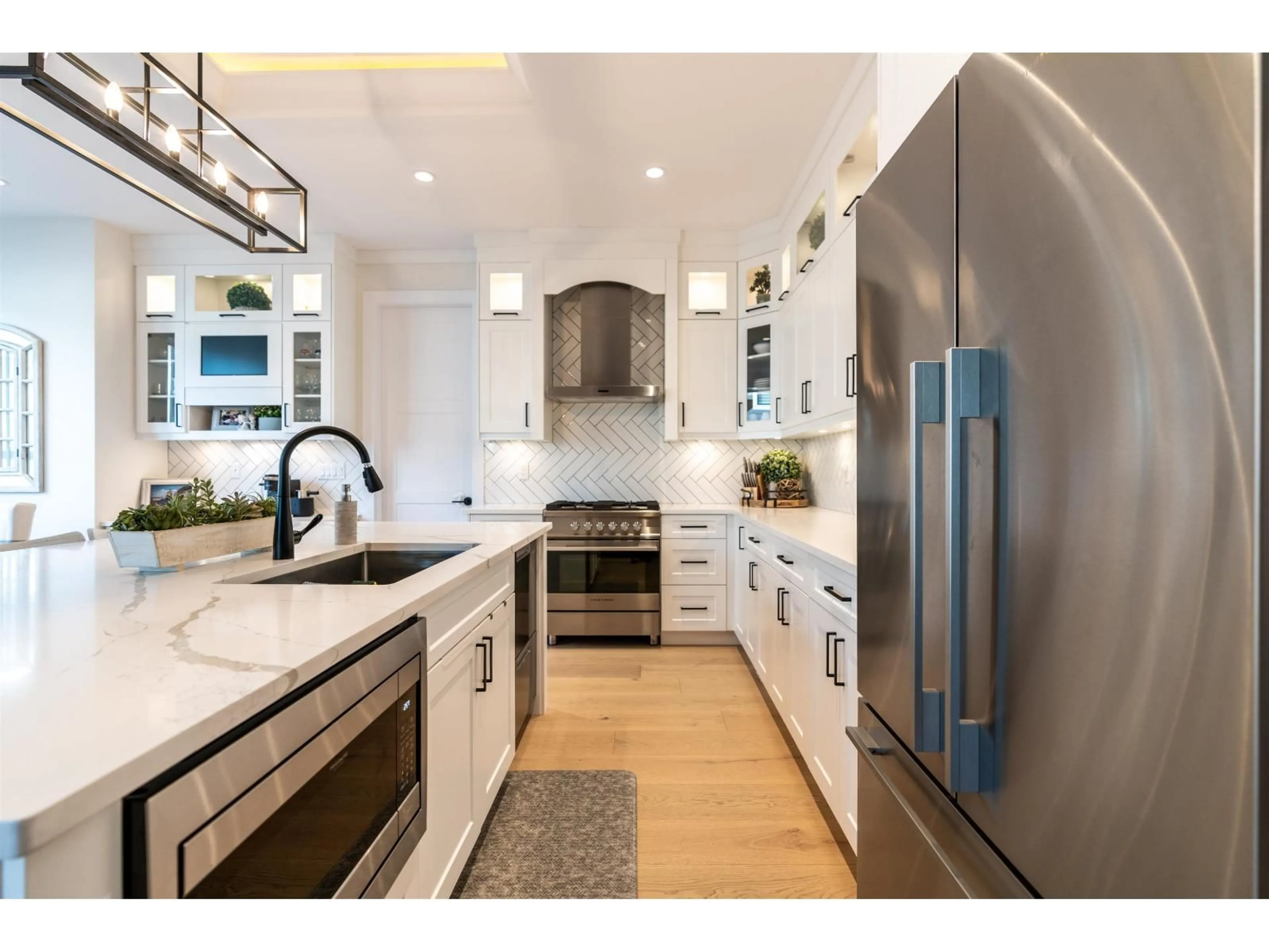 Open concept kitchen, unknown for 9732 182 STREET, Surrey British Columbia V4N5A9