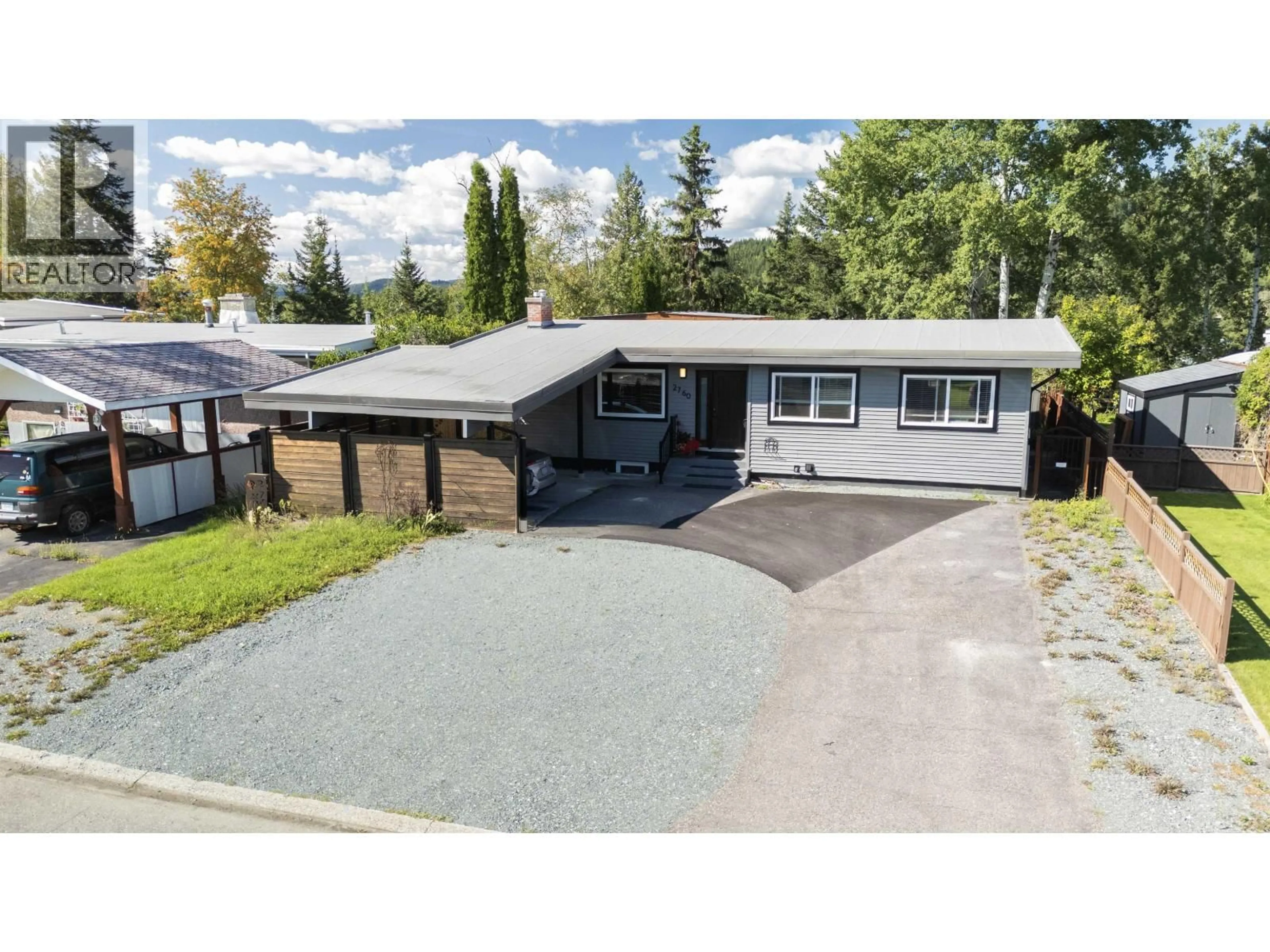 A pic from outside/outdoor area/front of a property/back of a property/a pic from drone, street for 2760 HAMMOND AVENUE, Prince George British Columbia V2M1A5