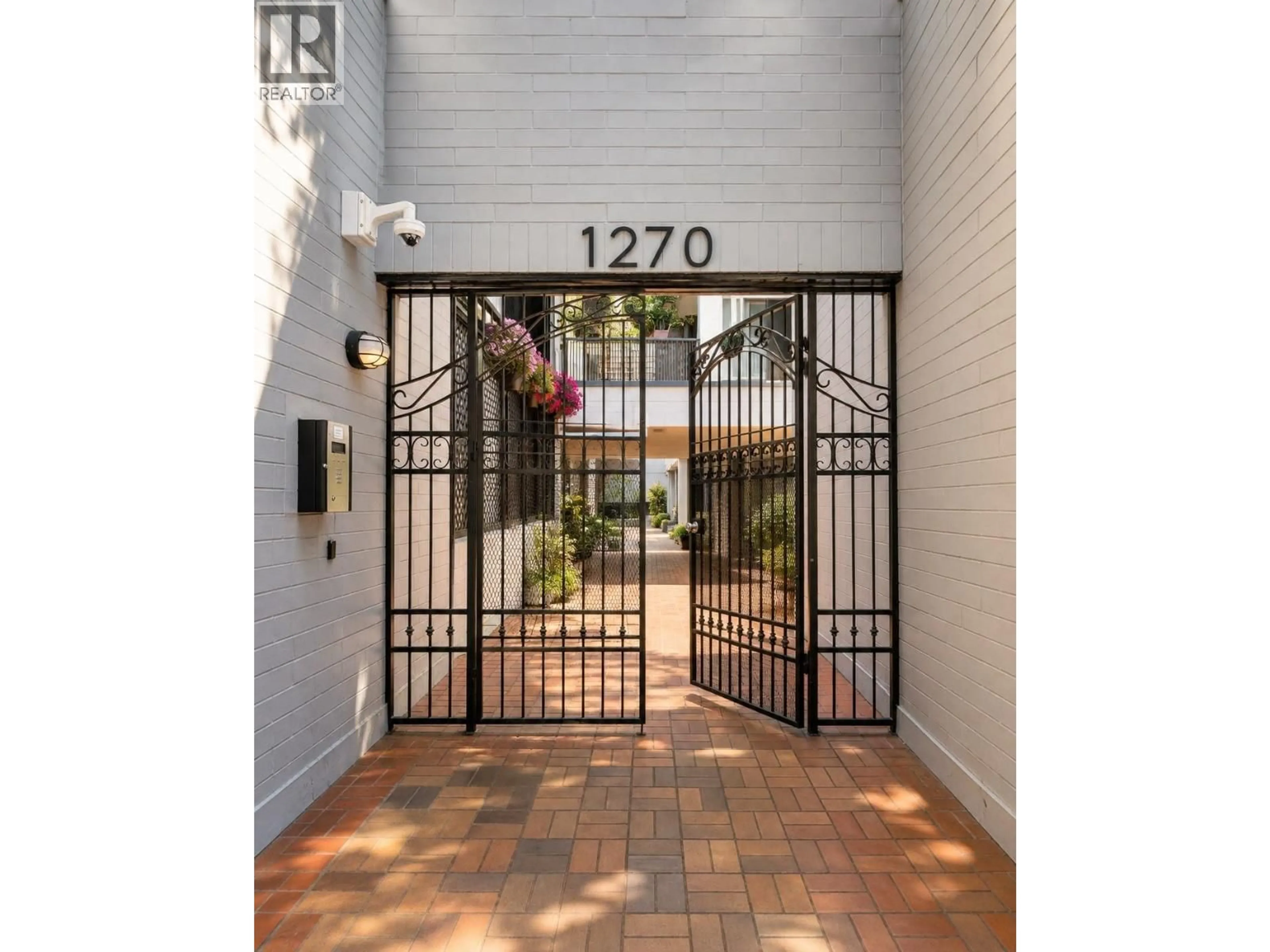 Indoor entryway for 605 - 1270 ROBSON STREET, Vancouver British Columbia V6E3Z6