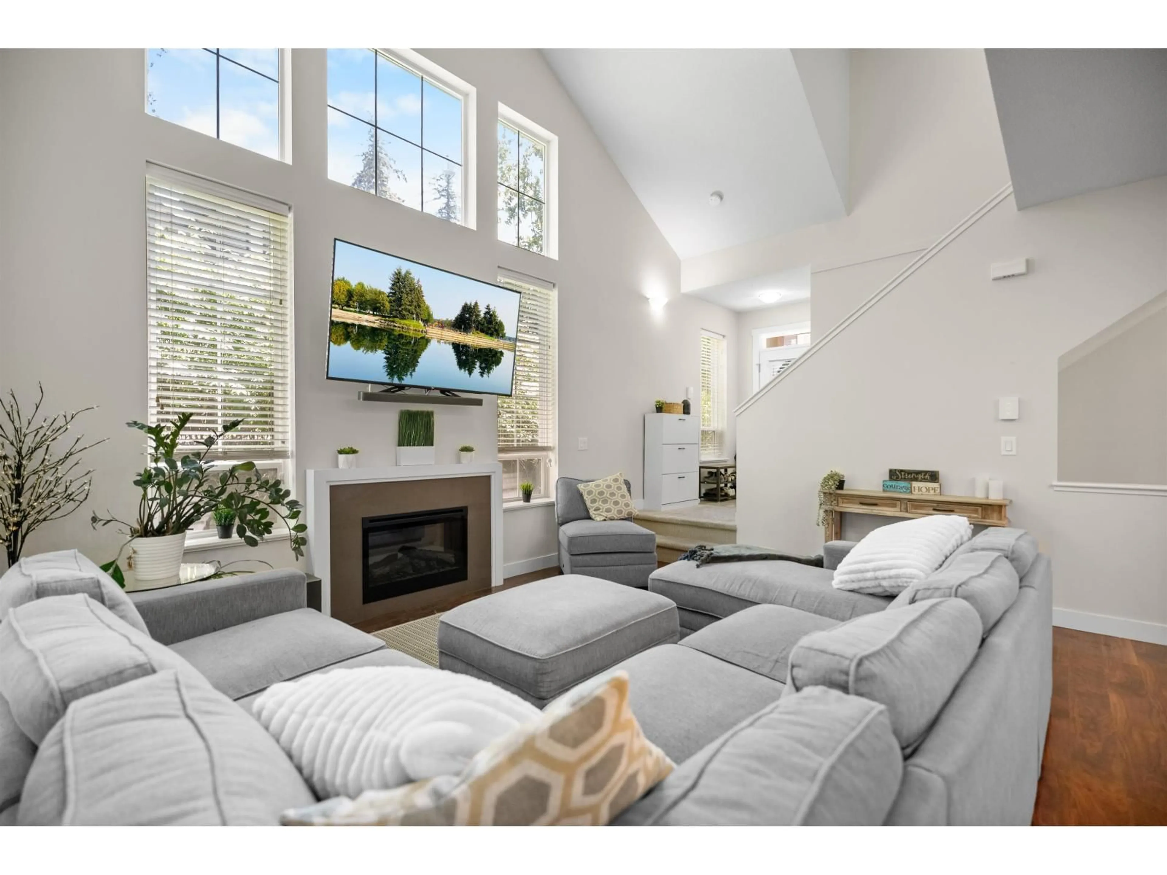 Living room with furniture, unknown for 24 - 21867 50 AVENUE, Langley British Columbia V3A3T2