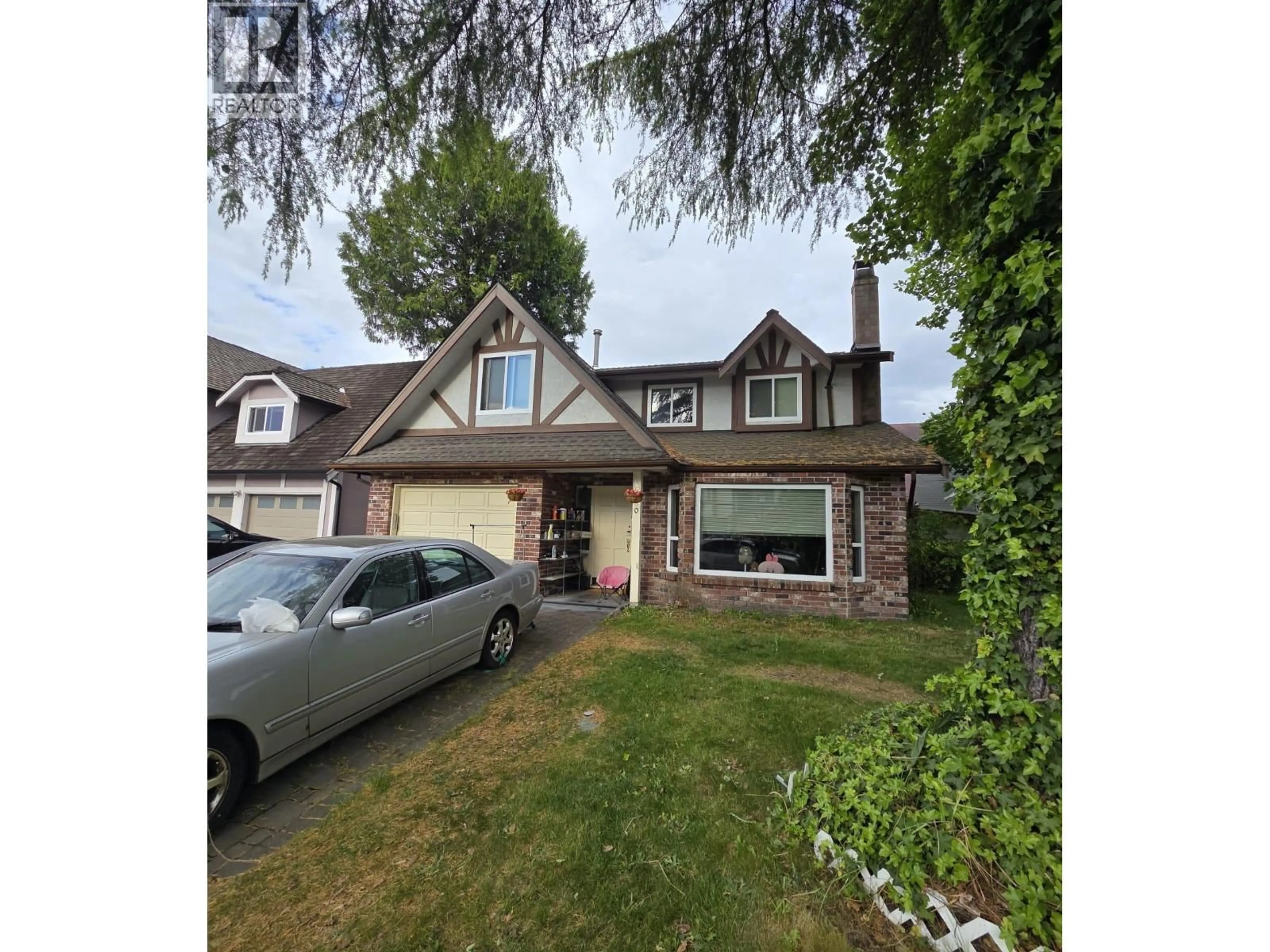 A pic from outside/outdoor area/front of a property/back of a property/a pic from drone, street for 8580 DAKOTA PLACE, Richmond British Columbia V7C4Y6