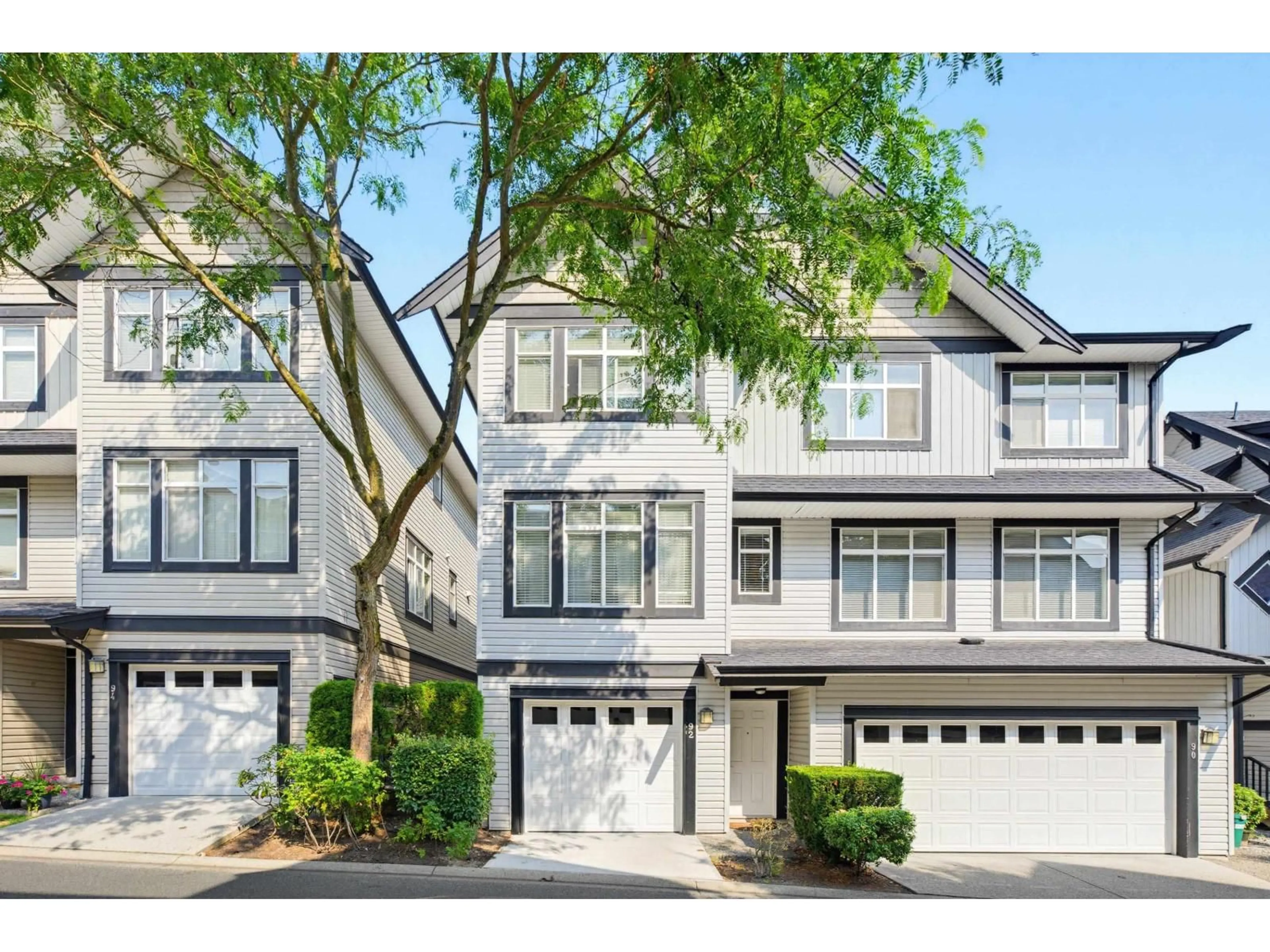 Home with vinyl exterior material, street for 92 - 19932 70 AVENUE, Langley British Columbia V2Y3C6