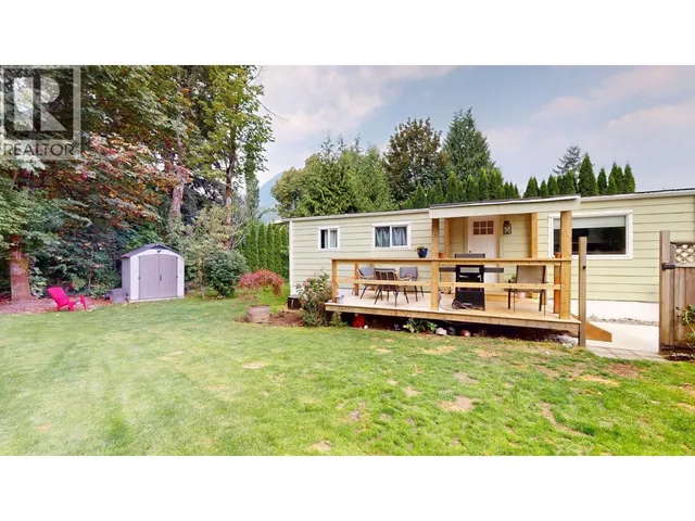8 - 39884 GOVERNMENT ROAD, Squamish 2