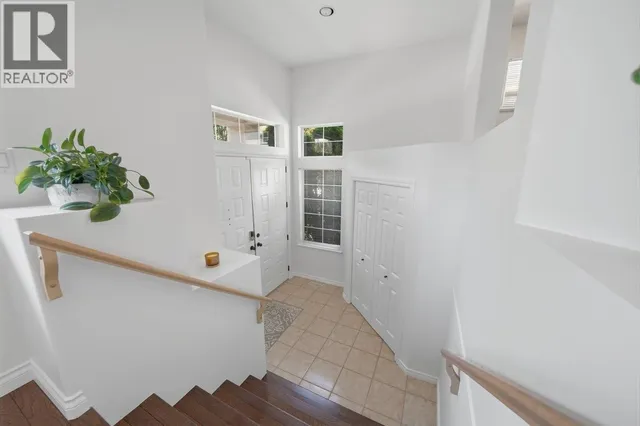 1983 PARKWAY BOULEVARD, Coquitlam 3