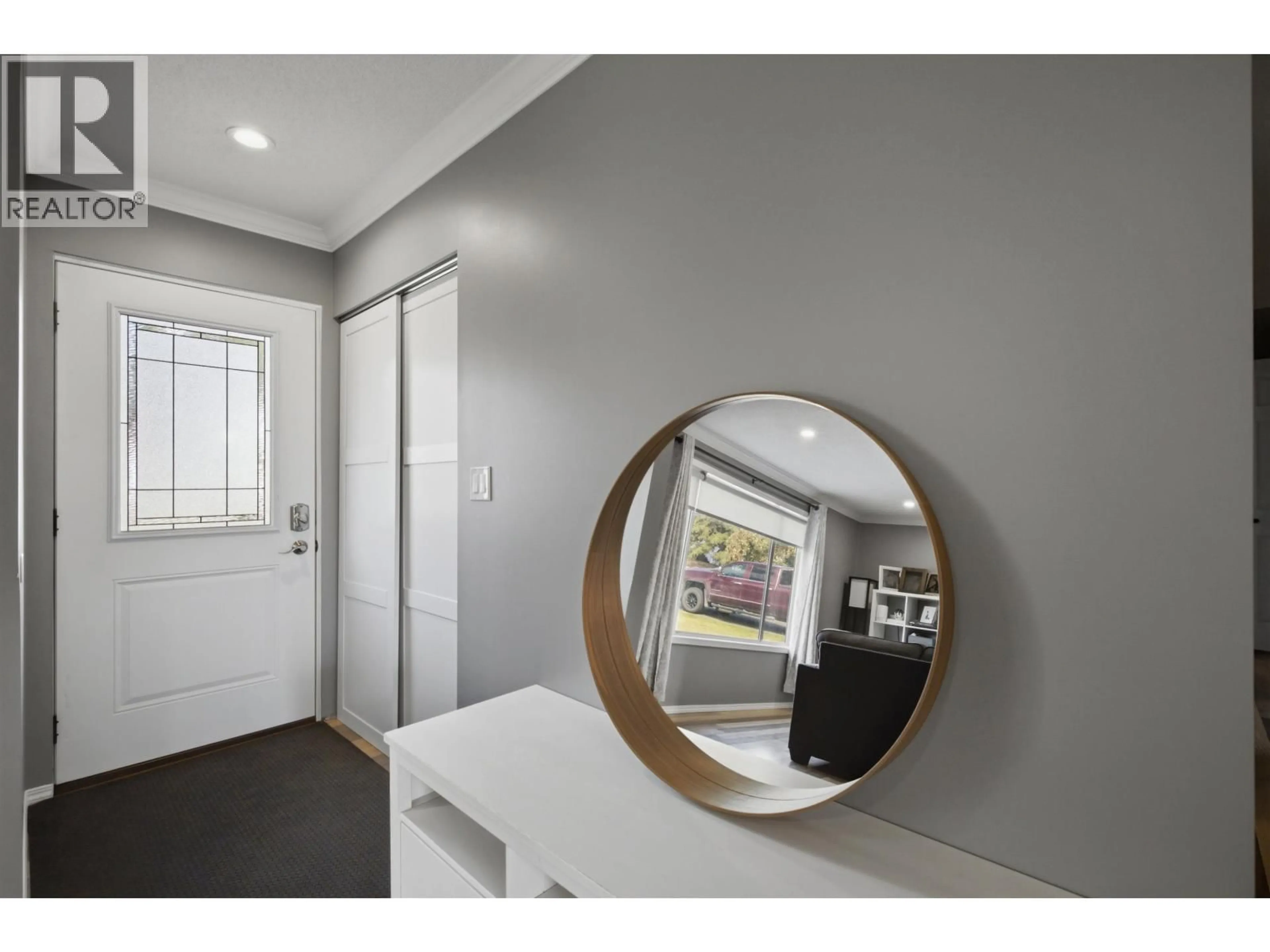 Indoor entryway for 725 4TH AVENUE, Williams Lake British Columbia V2G2E8