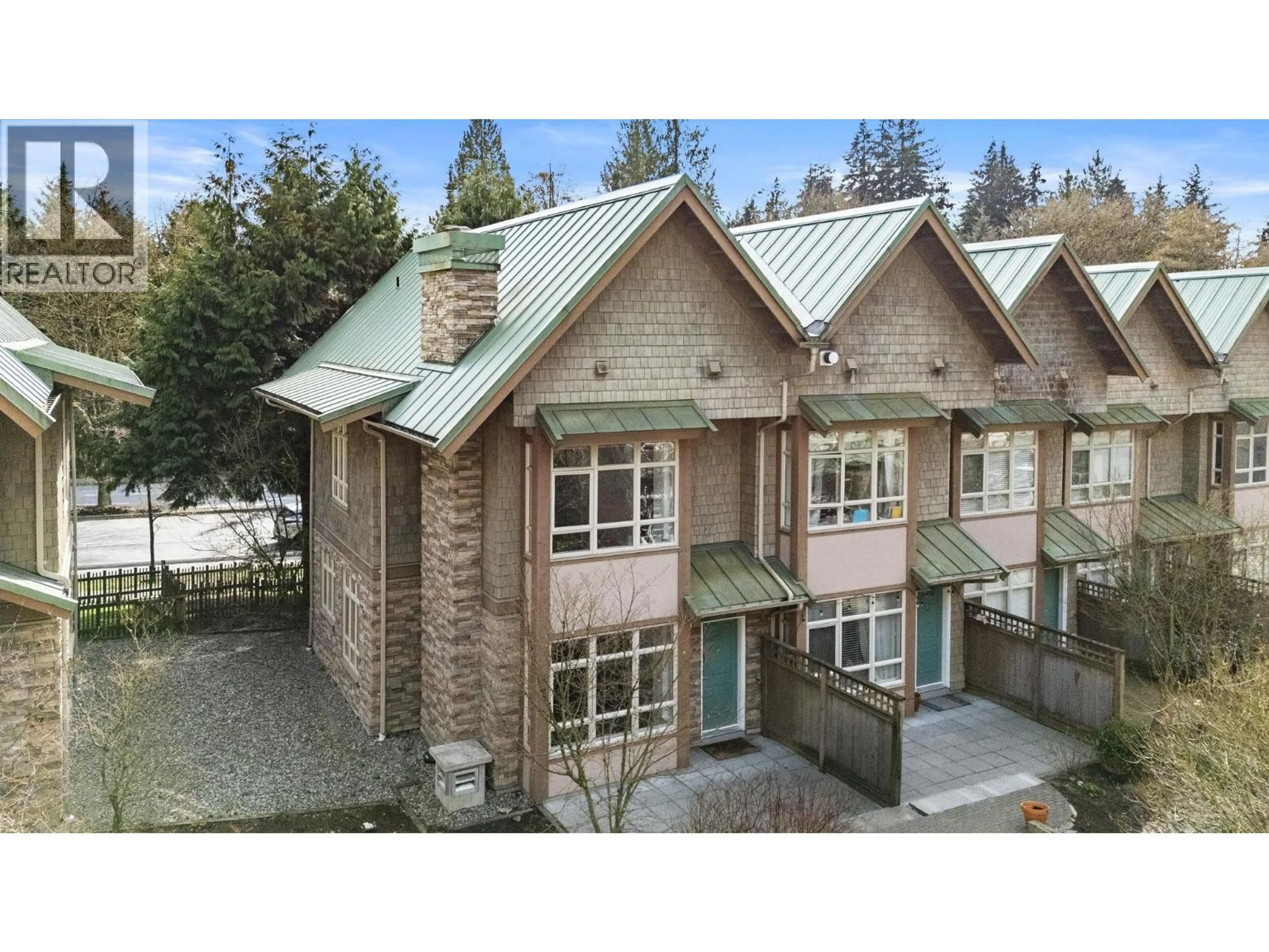 A pic from outside/outdoor area/front of a property/back of a property/a pic from drone, unknown for 3318 MT SEYMOUR PARKWAY, North Vancouver British Columbia V7H1G3