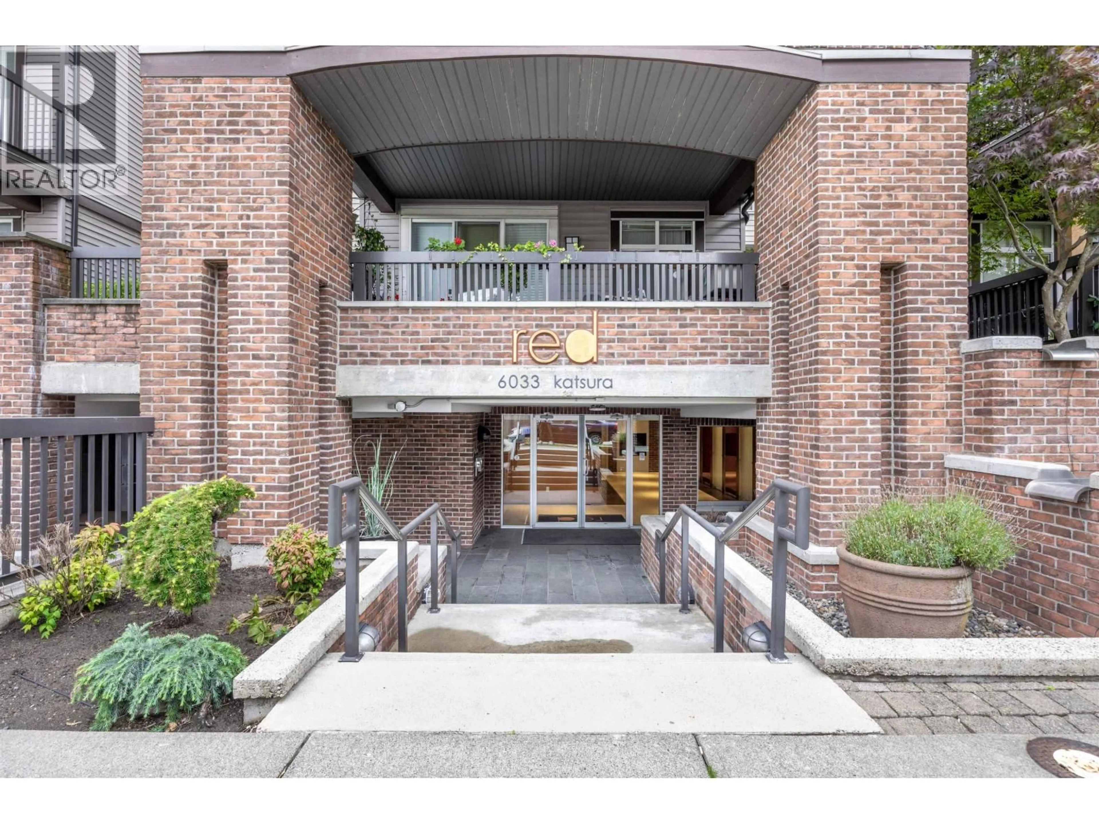 Indoor foyer for 105 - 6033 KATSURA STREET, Richmond British Columbia V6Y0B3