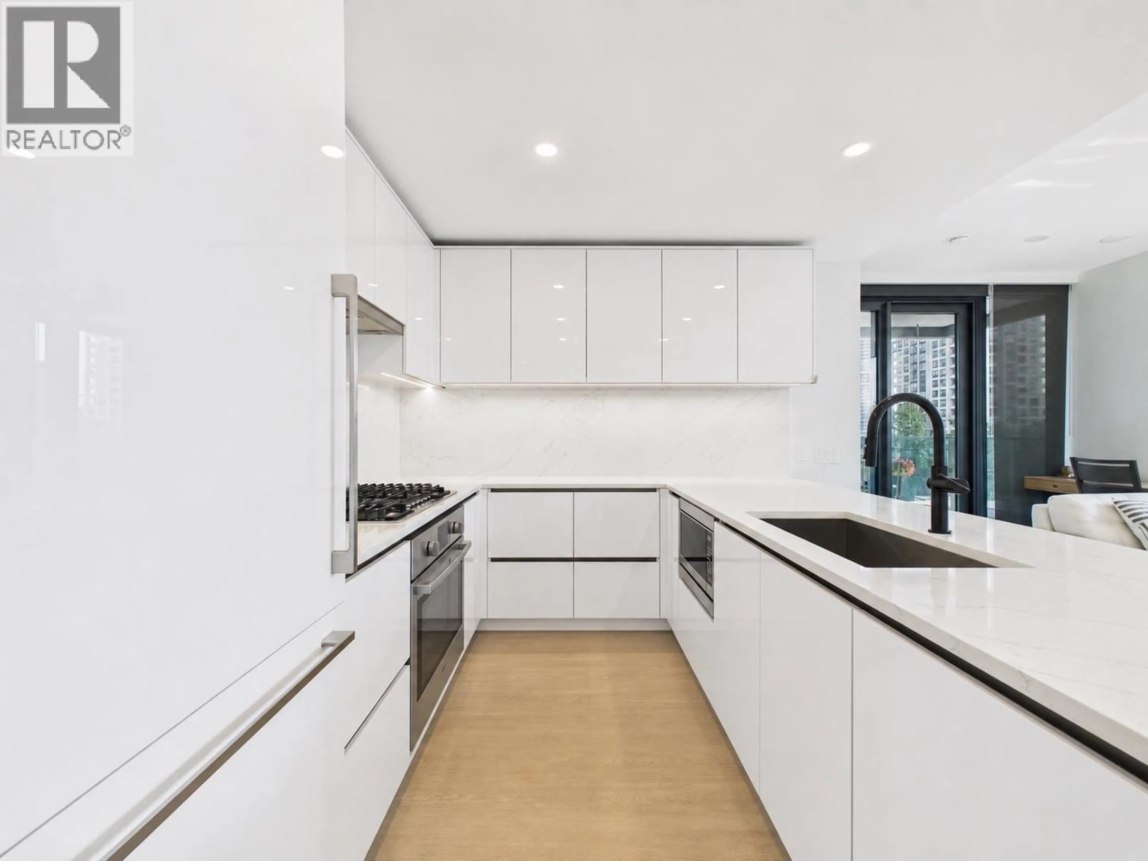 Contemporary kitchen, unknown for 602 - 5987 WILSON AVENUE, Burnaby British Columbia V5H0L7