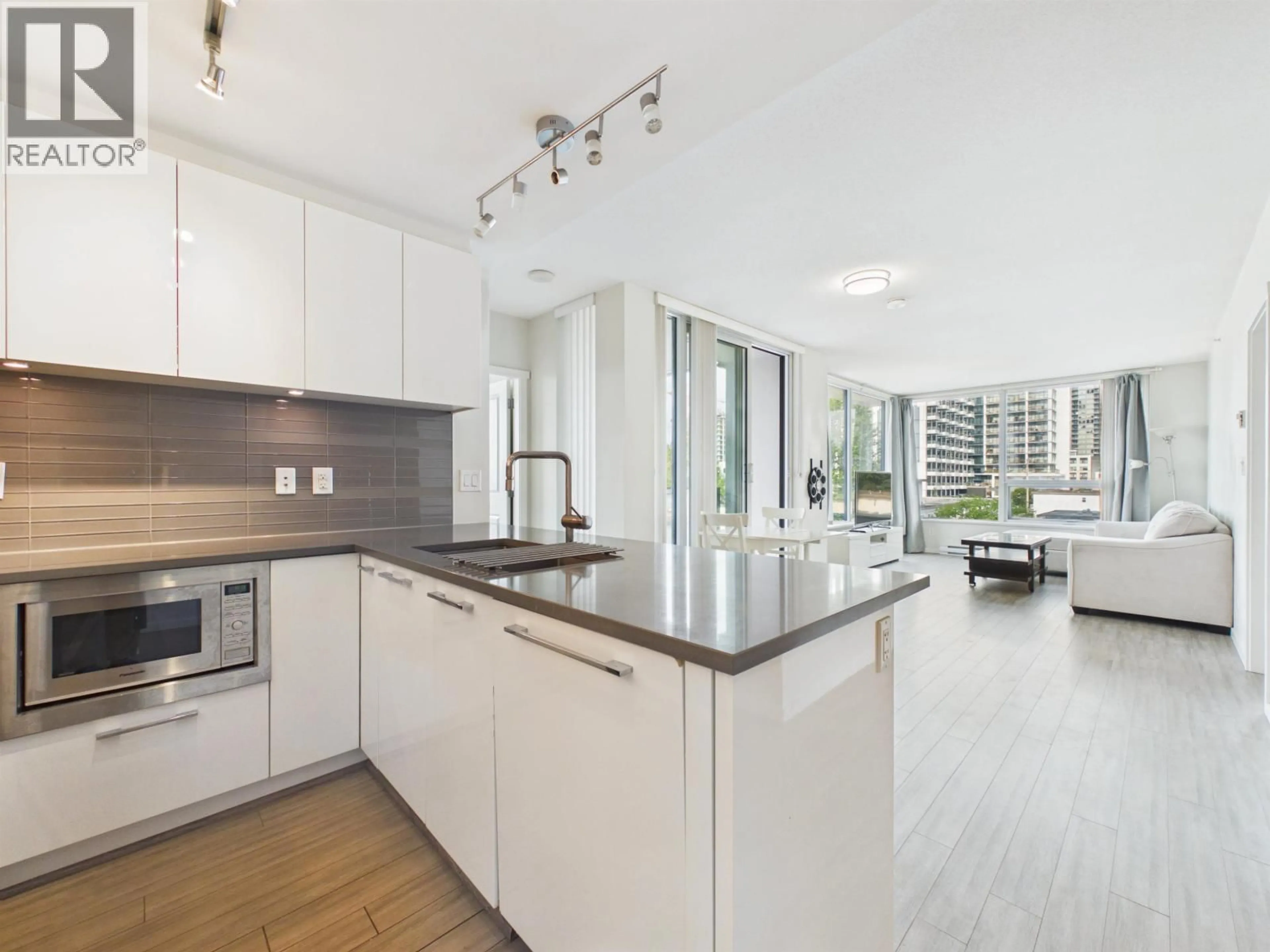 Open concept kitchen, unknown for 505 - 6658 DOW AVENUE, Burnaby British Columbia V5H0C7