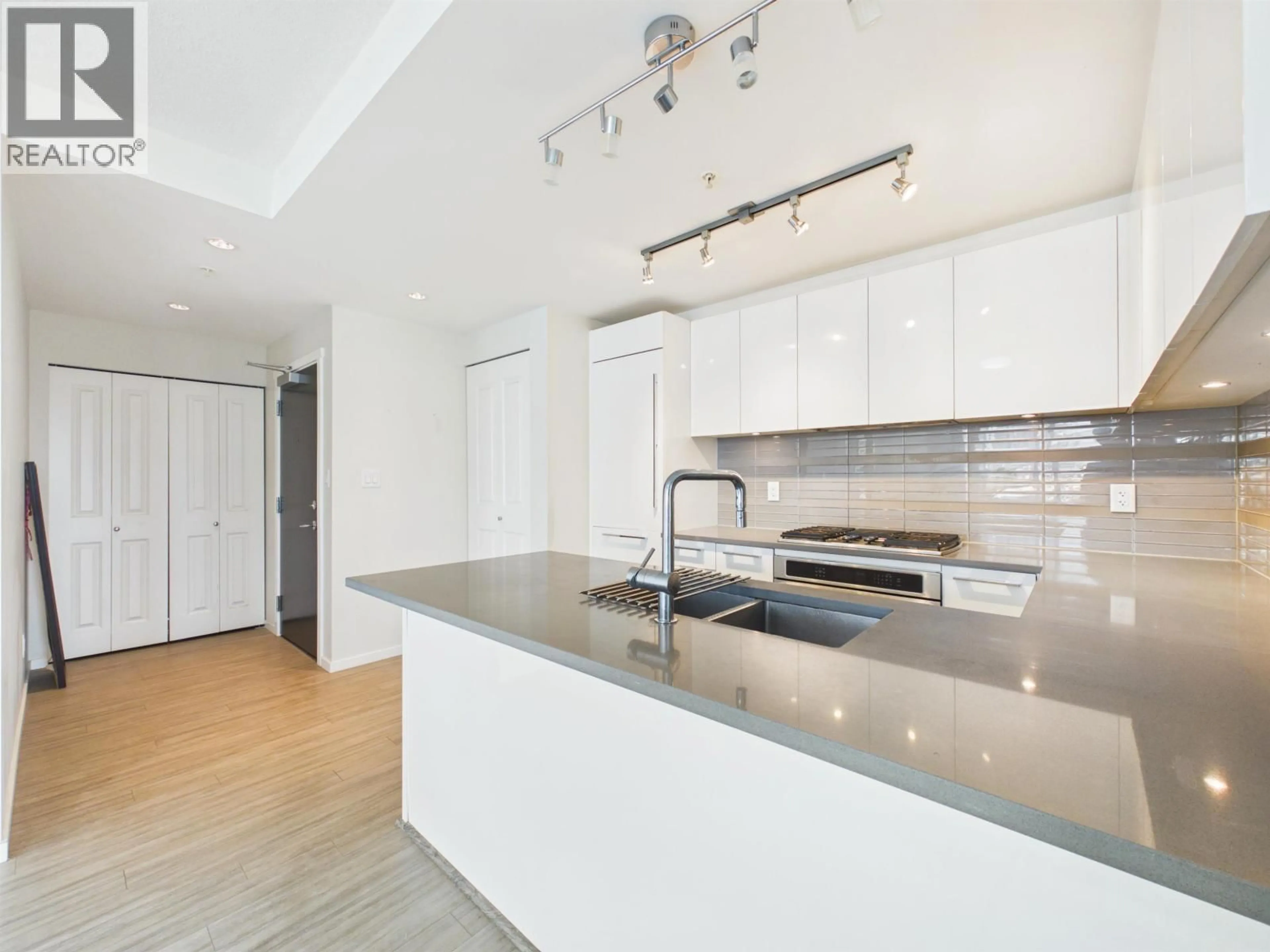 Open concept kitchen, unknown for 505 - 6658 DOW AVENUE, Burnaby British Columbia V5H0C7