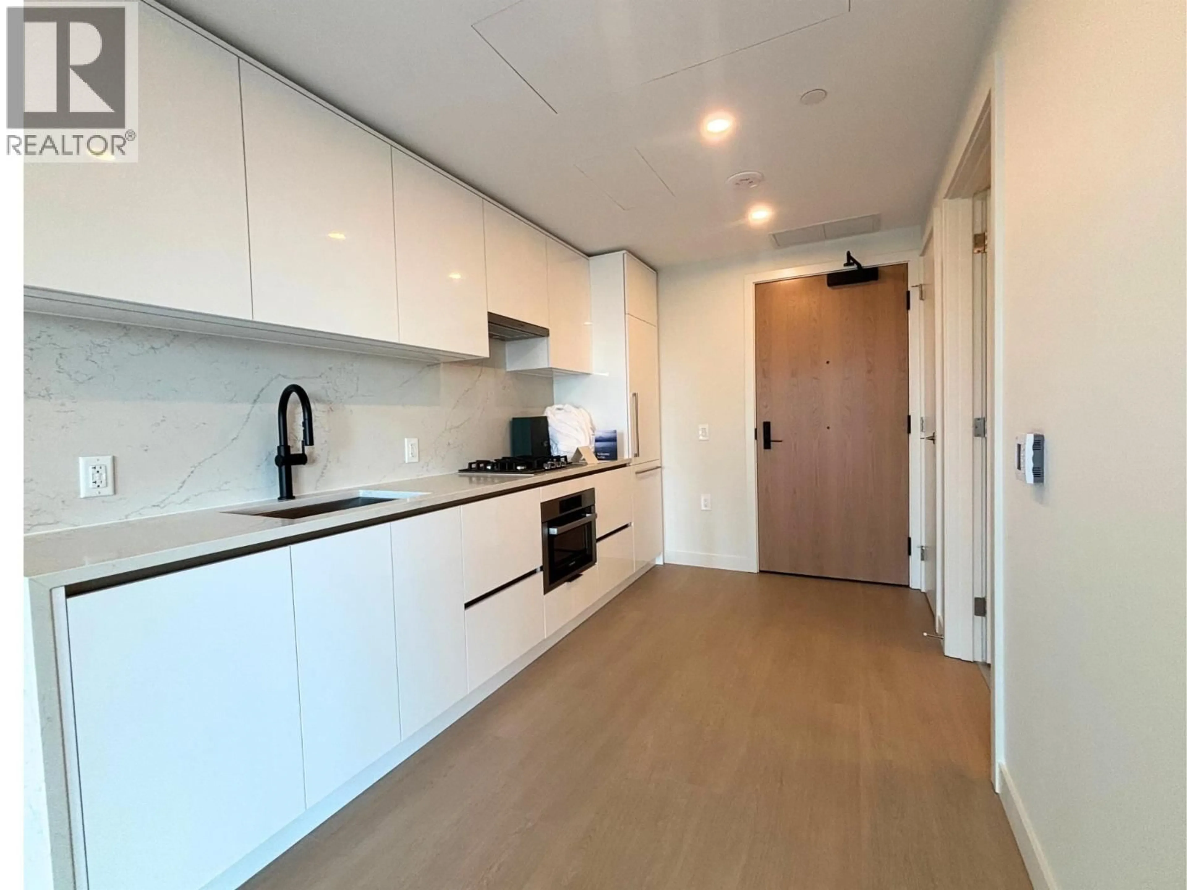 Standard kitchen, unknown for 1503 - 5987 WILSON AVENUE, Burnaby British Columbia V5H0L7