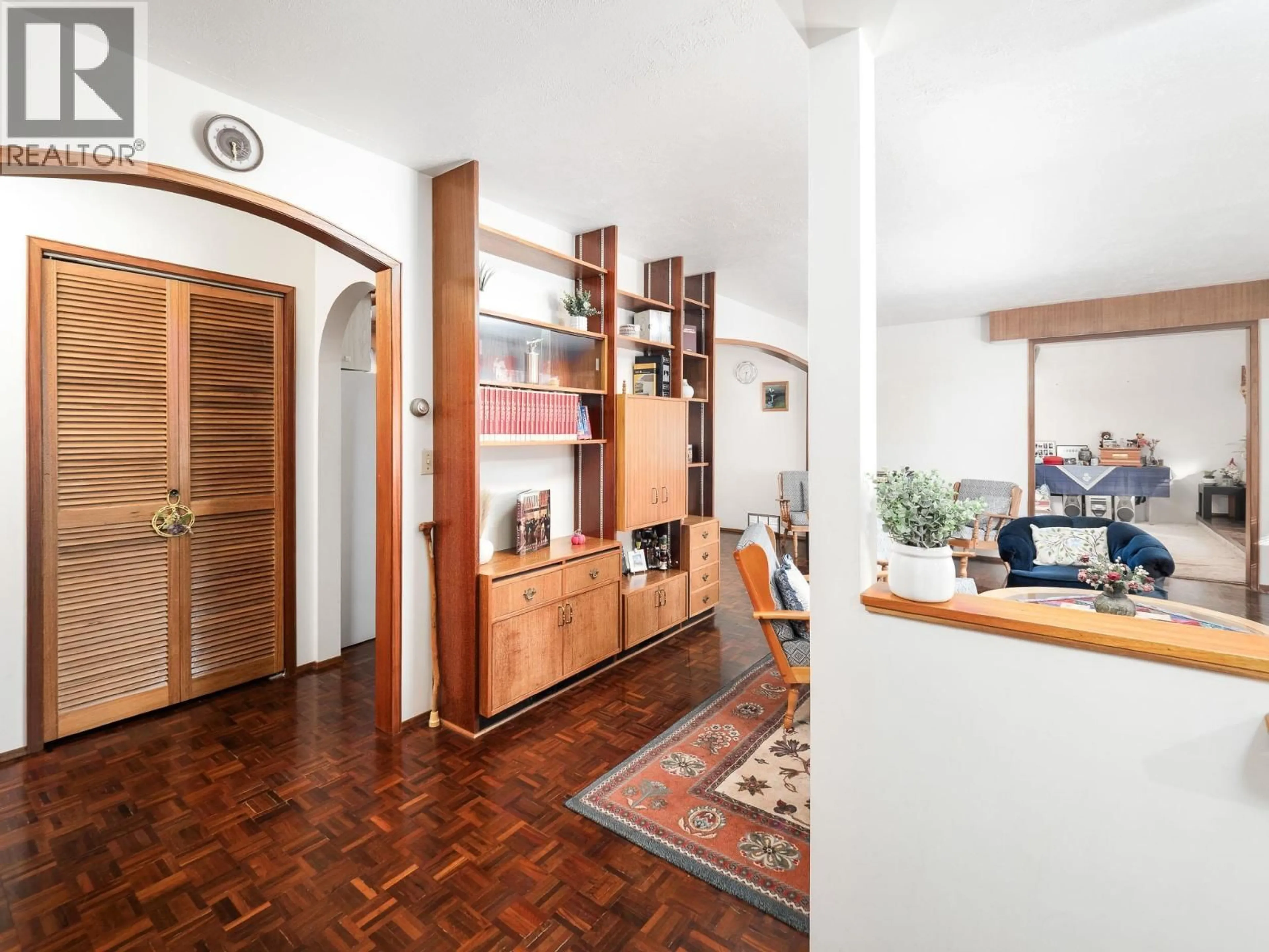 Indoor foyer for 1688 AINTREE DRIVE, Prince George British Columbia V2K1H5