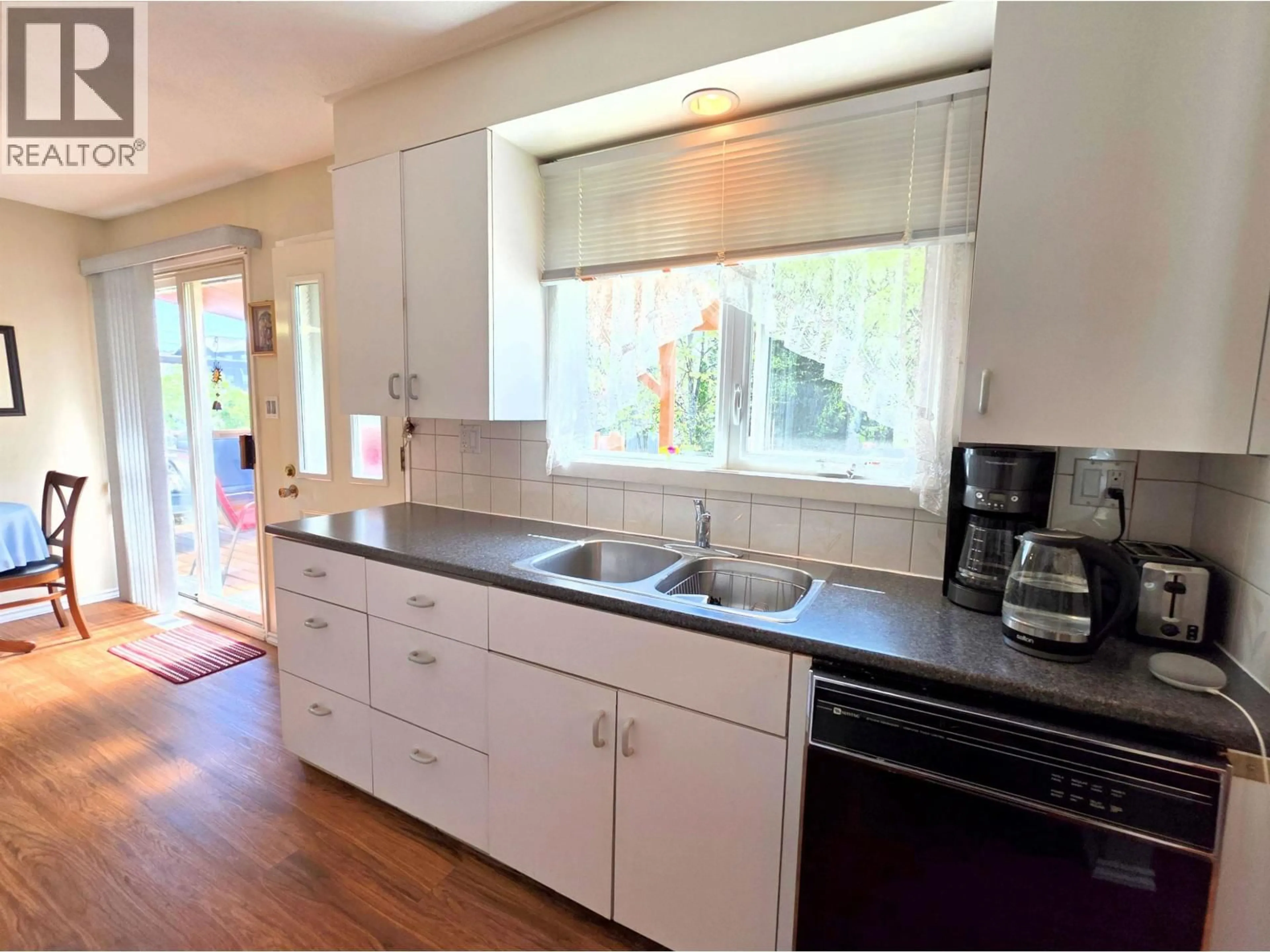 Standard kitchen, unknown for 2697 ABBOTT CRESCENT, Prince George British Columbia V2L2X6