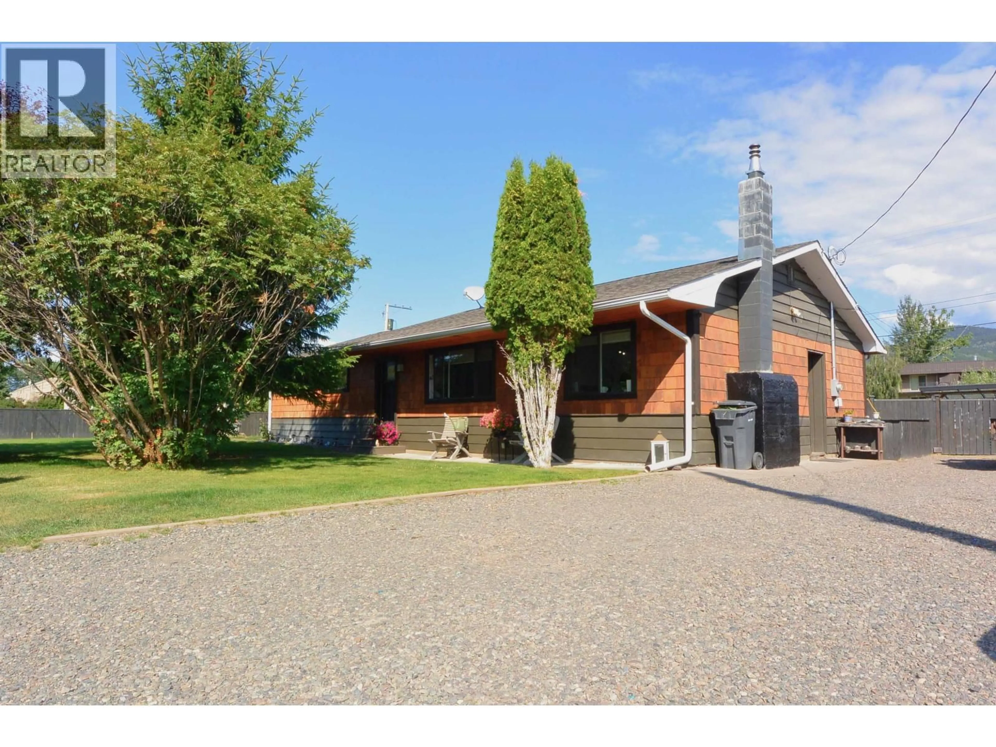 A pic from outside/outdoor area/front of a property/back of a property/a pic from drone, street for 3457 15TH STREET, Houston British Columbia V0J1Z0