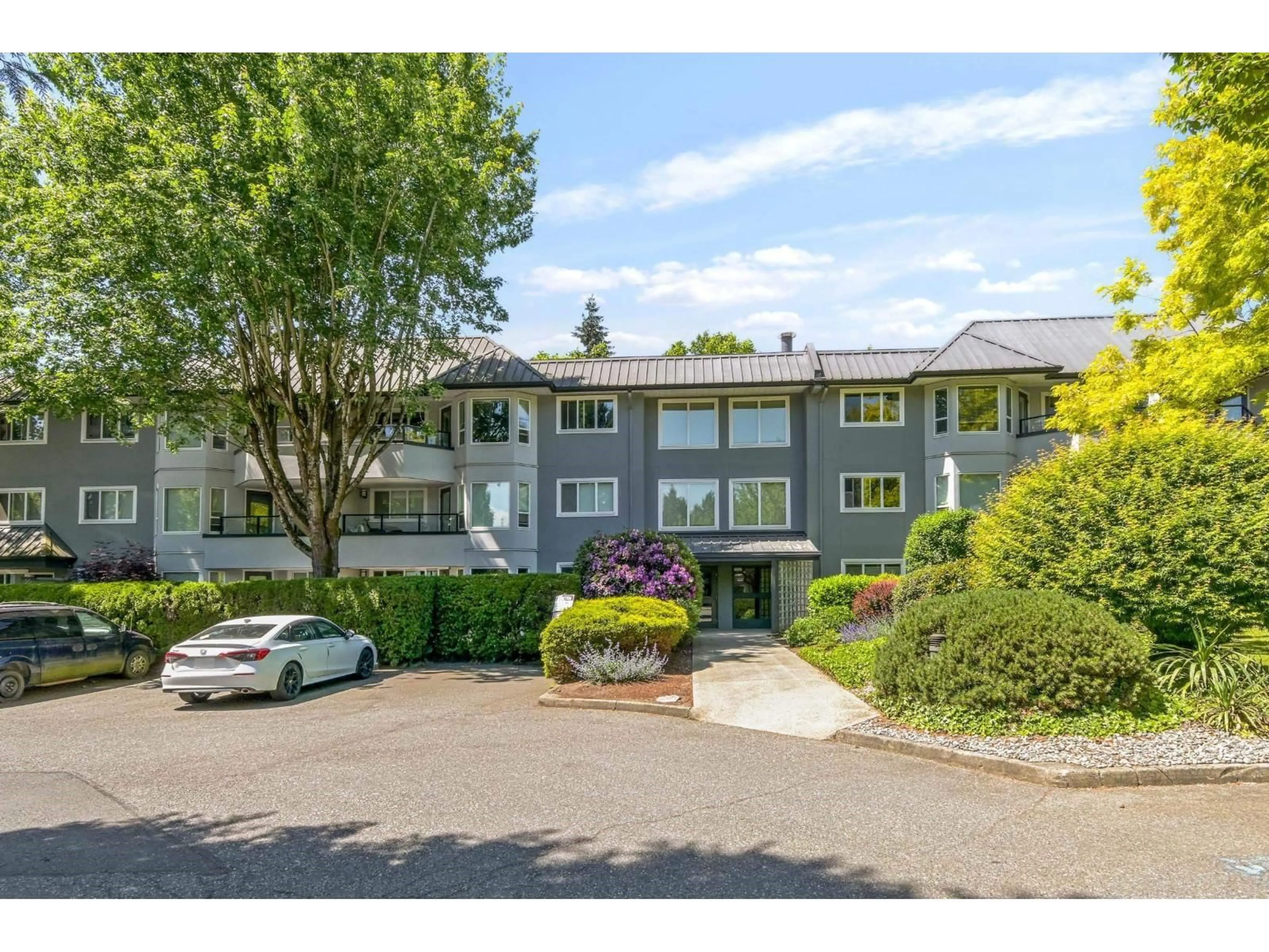 A pic from outside/outdoor area/front of a property/back of a property/a pic from drone, mountain view for 237 - 2700 MCCALLUM ROAD, Abbotsford British Columbia V2S6X9