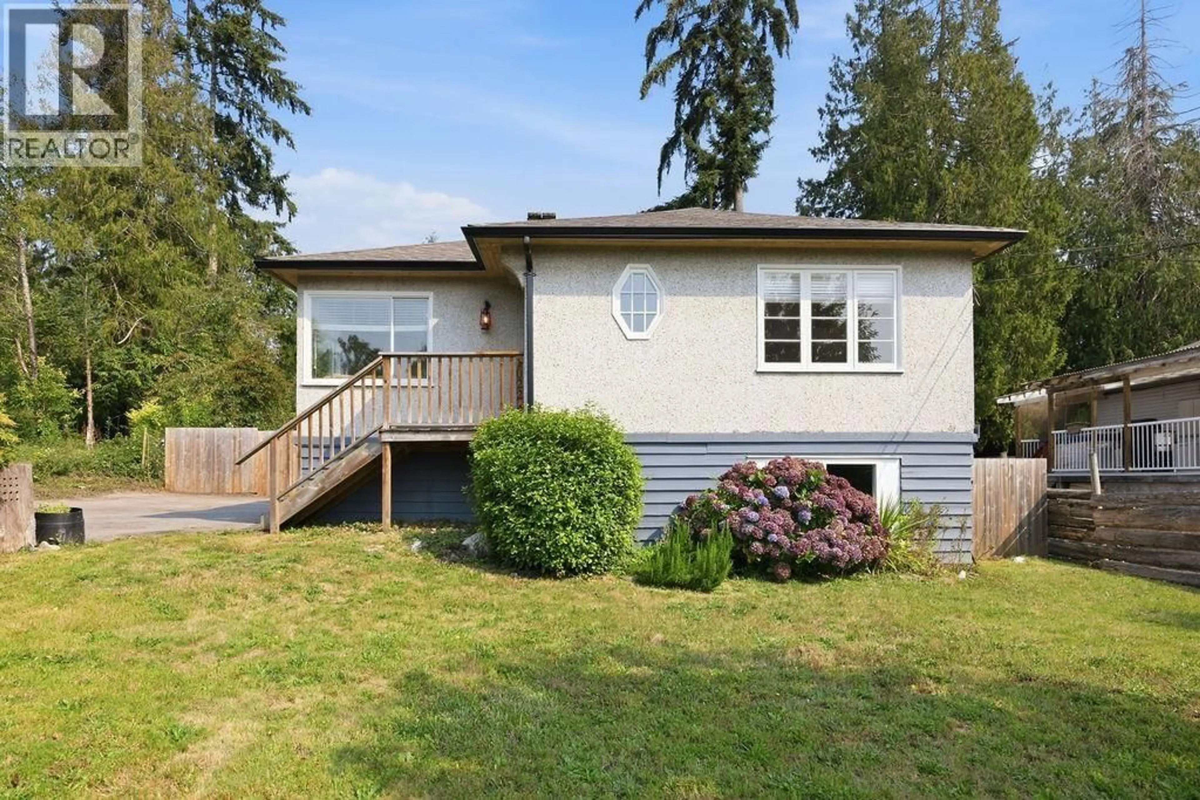 Home with vinyl exterior material, unknown for 1022 ROSAMUND ROAD, Gibsons British Columbia V0N1V3