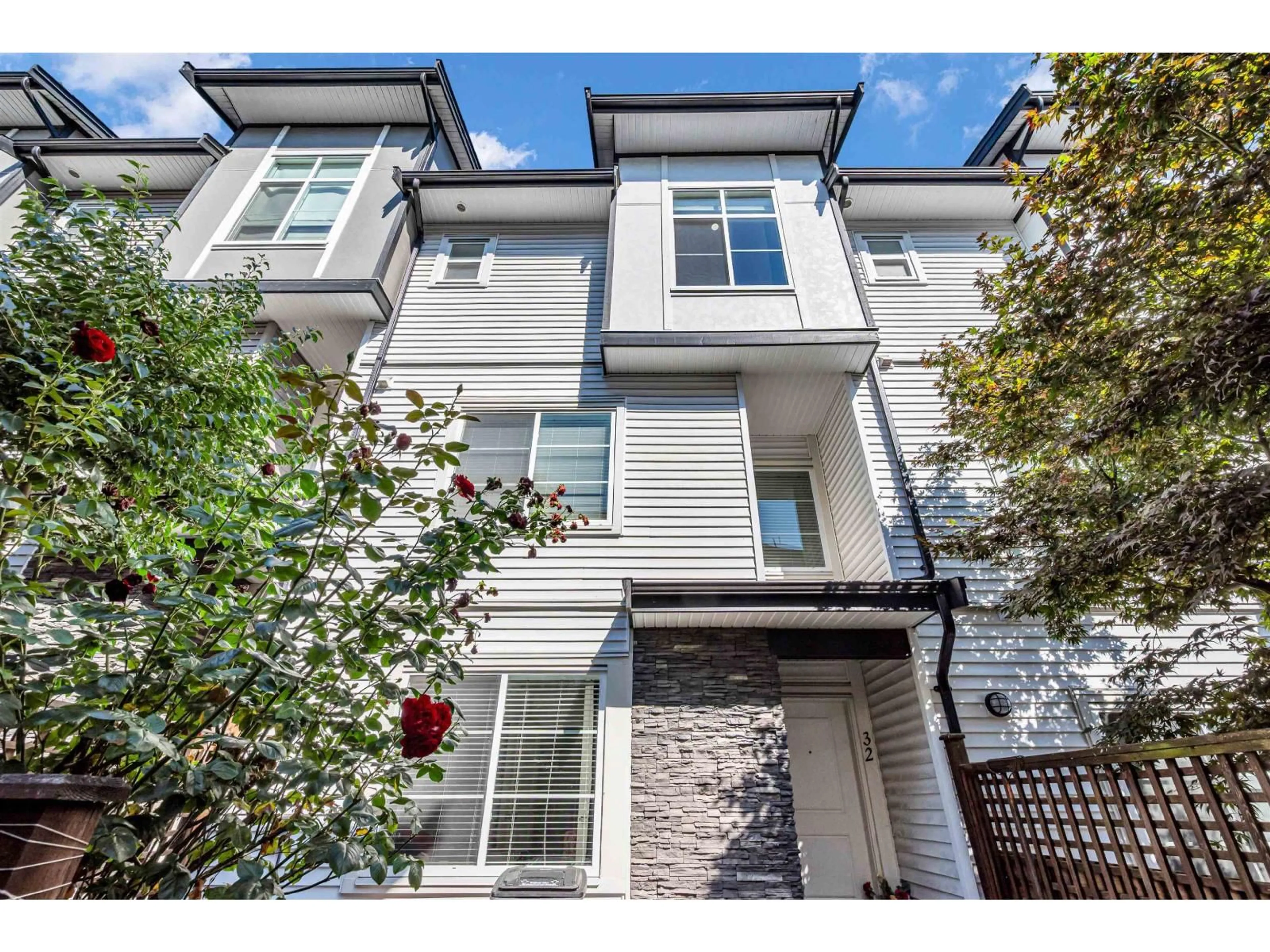 Unknown for 32 - 5867 129 STREET, Surrey British Columbia V3X0J4