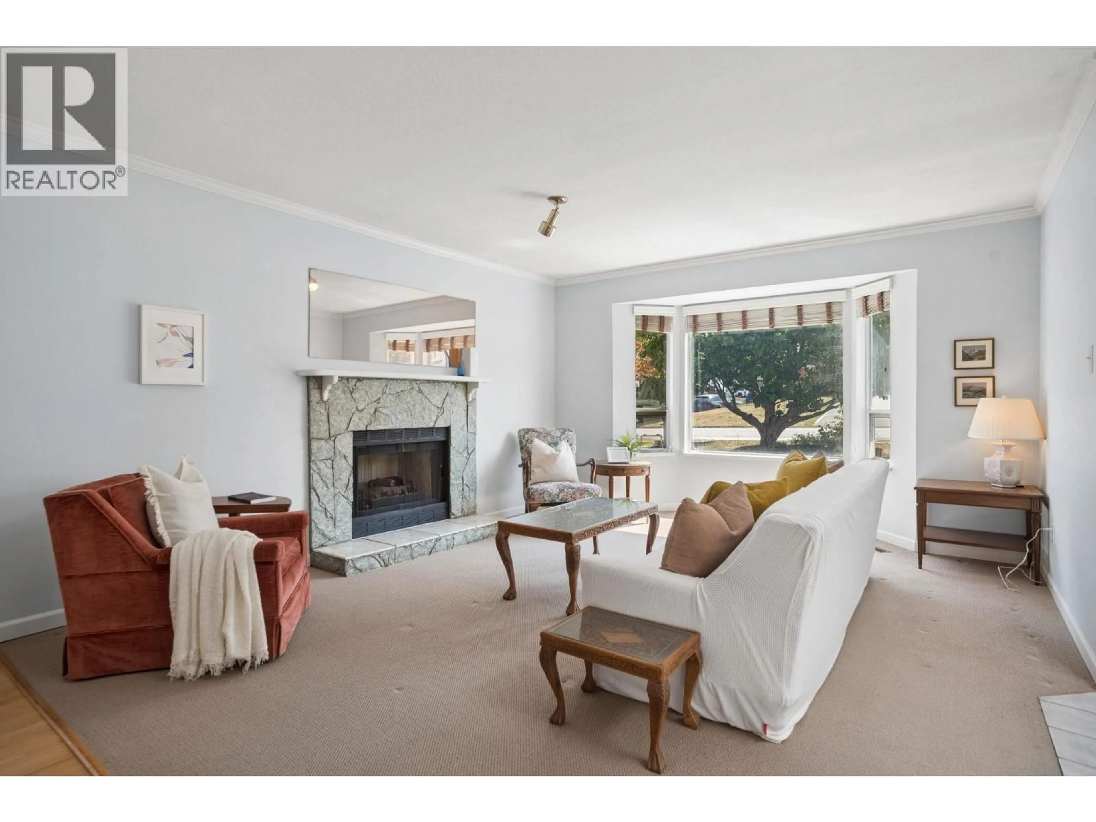 Living room with furniture, unknown for 22867 REID AVENUE, Maple Ridge British Columbia V2X9X1