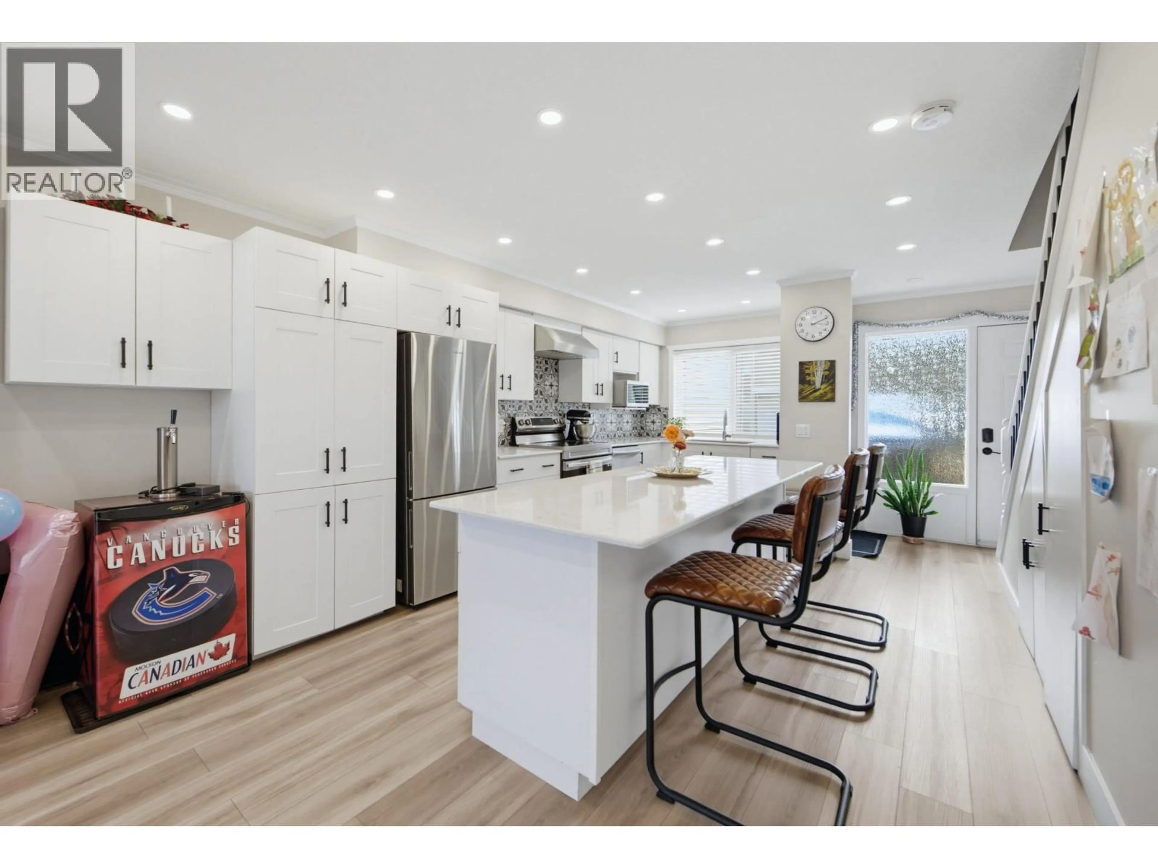 Open concept kitchen, unknown for 16 - 4959 57 STREET, Delta British Columbia V4K3E7