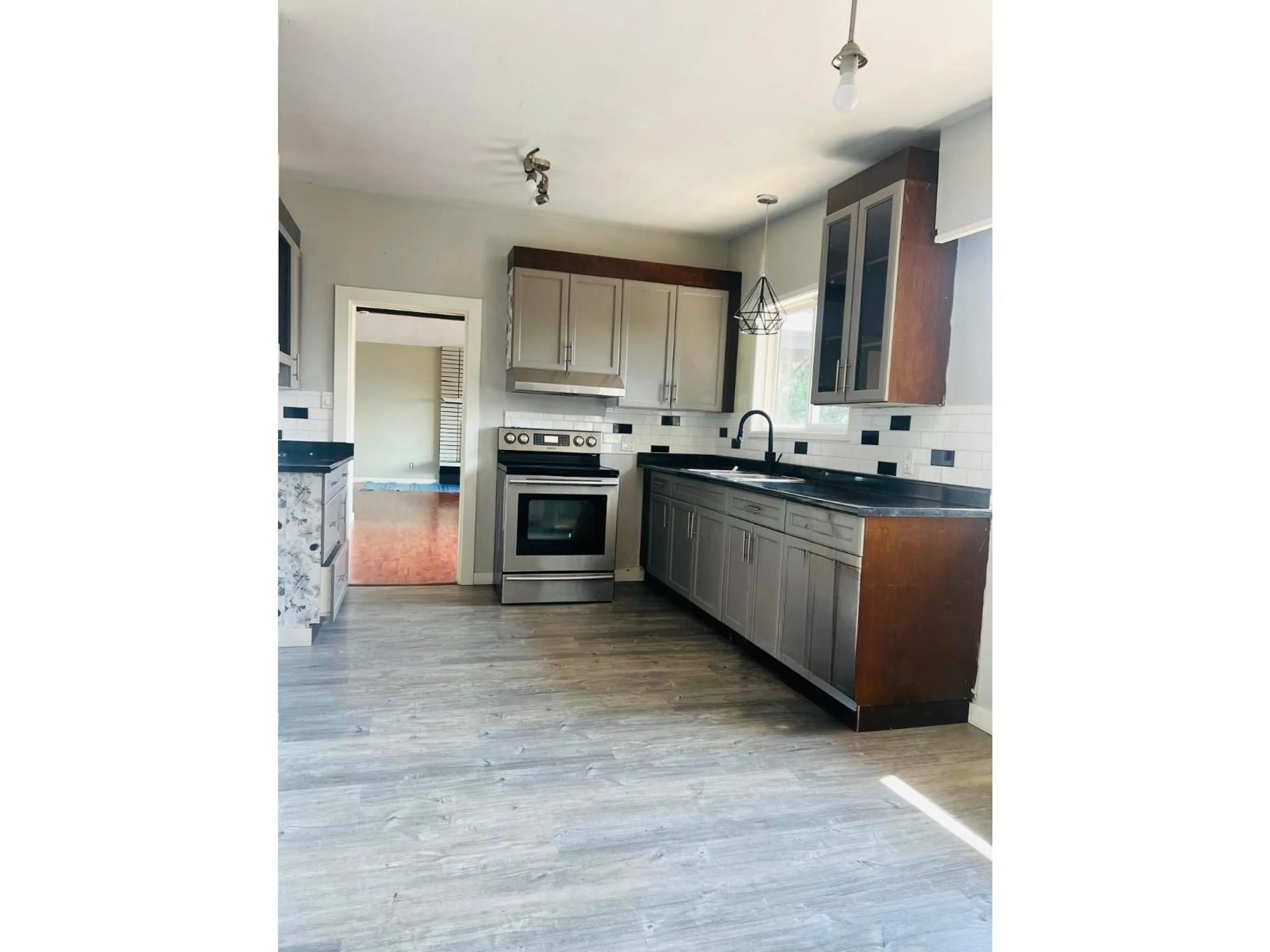 Open concept kitchen, unknown for 7419 COLUMBIA STREET, Mission British Columbia V2V4B9