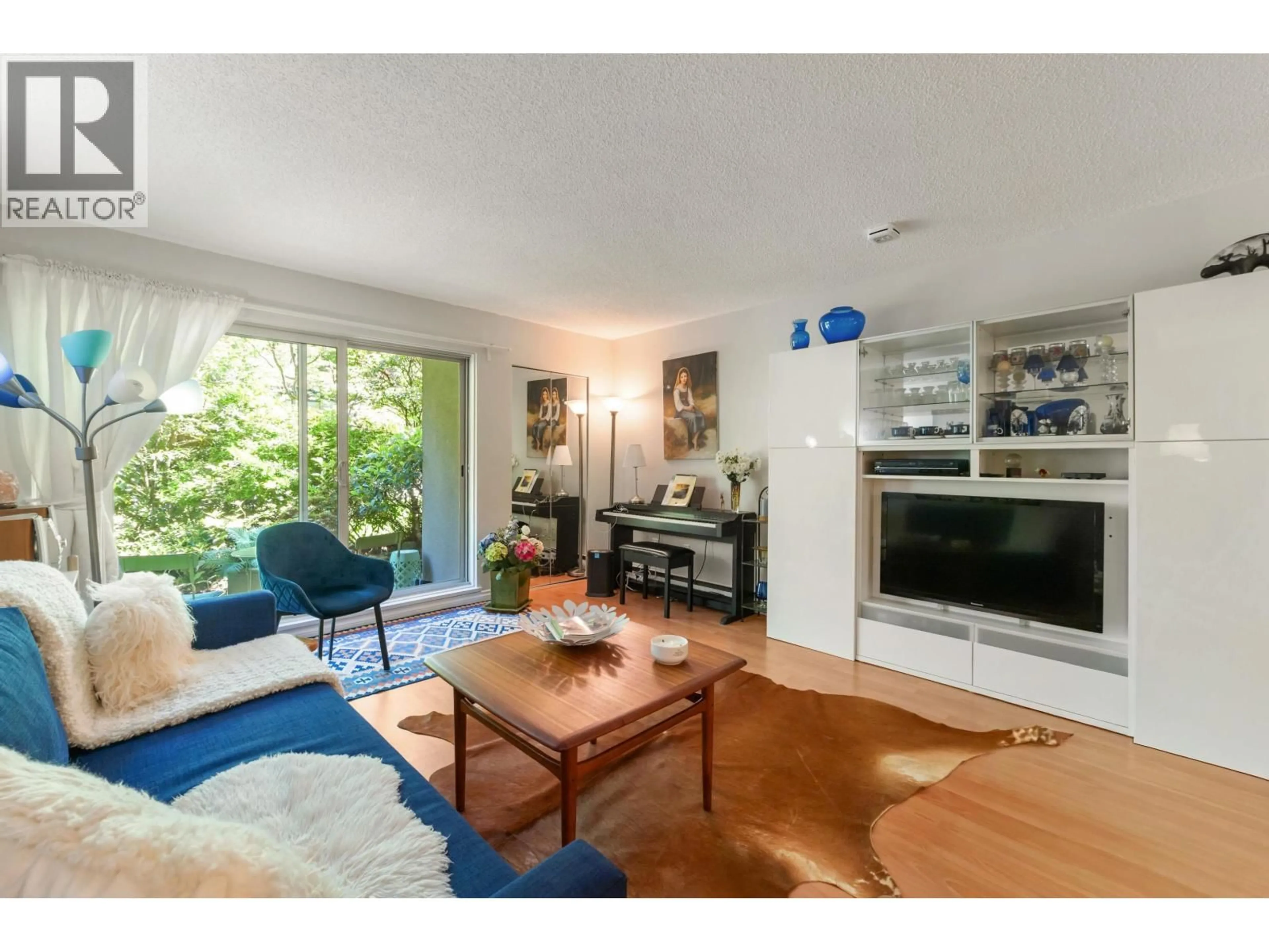 Living room with furniture, unknown for 215 - 4373 HALIFAX STREET, Burnaby British Columbia V5C5Z2