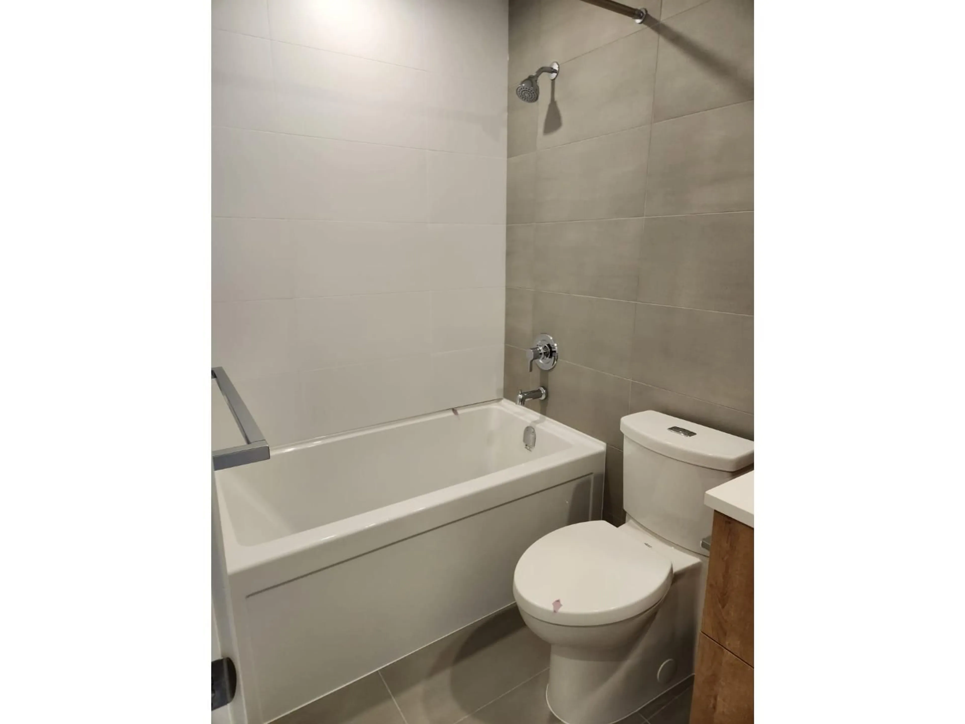 Standard bathroom, ceramic/tile floor for 316 - 3192 GLADWIN ROAD, Abbotsford British Columbia V2T6M9