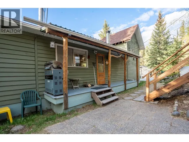 52200 LLOYD DRIVE, Cluculz Lake 4