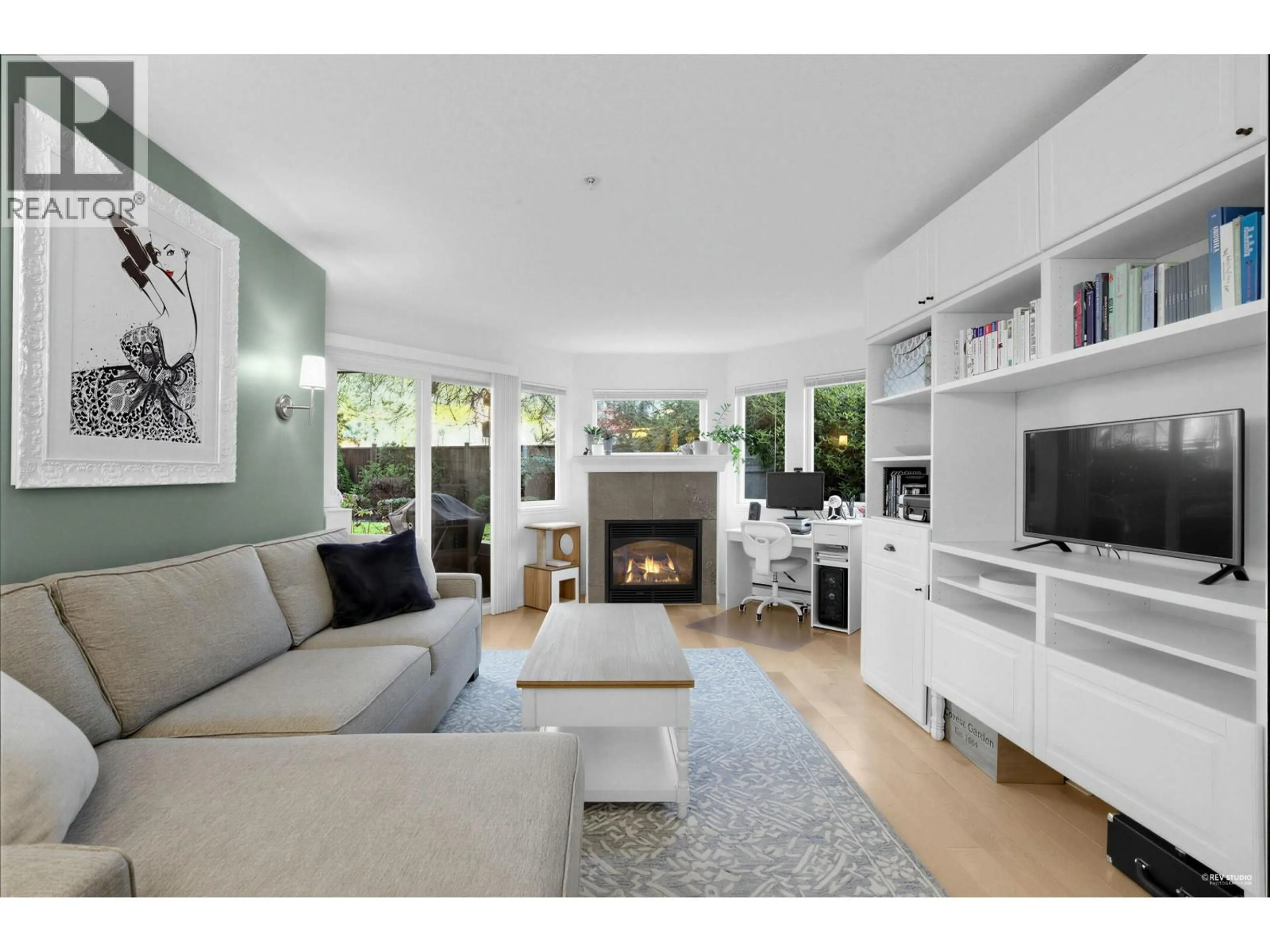 Living room with furniture, unknown for 211 - 7139 18TH AVENUE, Burnaby British Columbia V3N4Z3