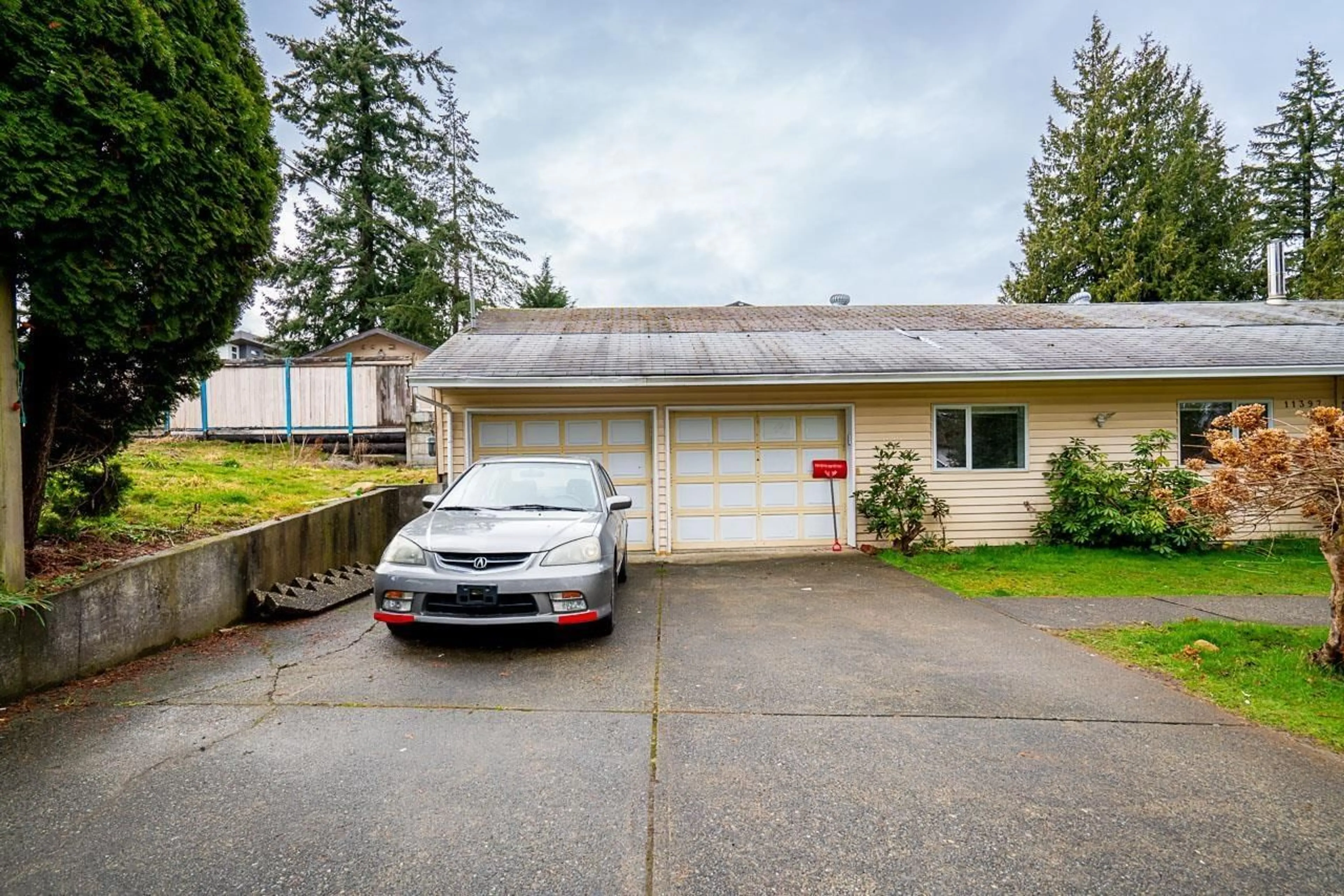 Unknown for 11397 141A STREET, Surrey British Columbia V3R8Z1