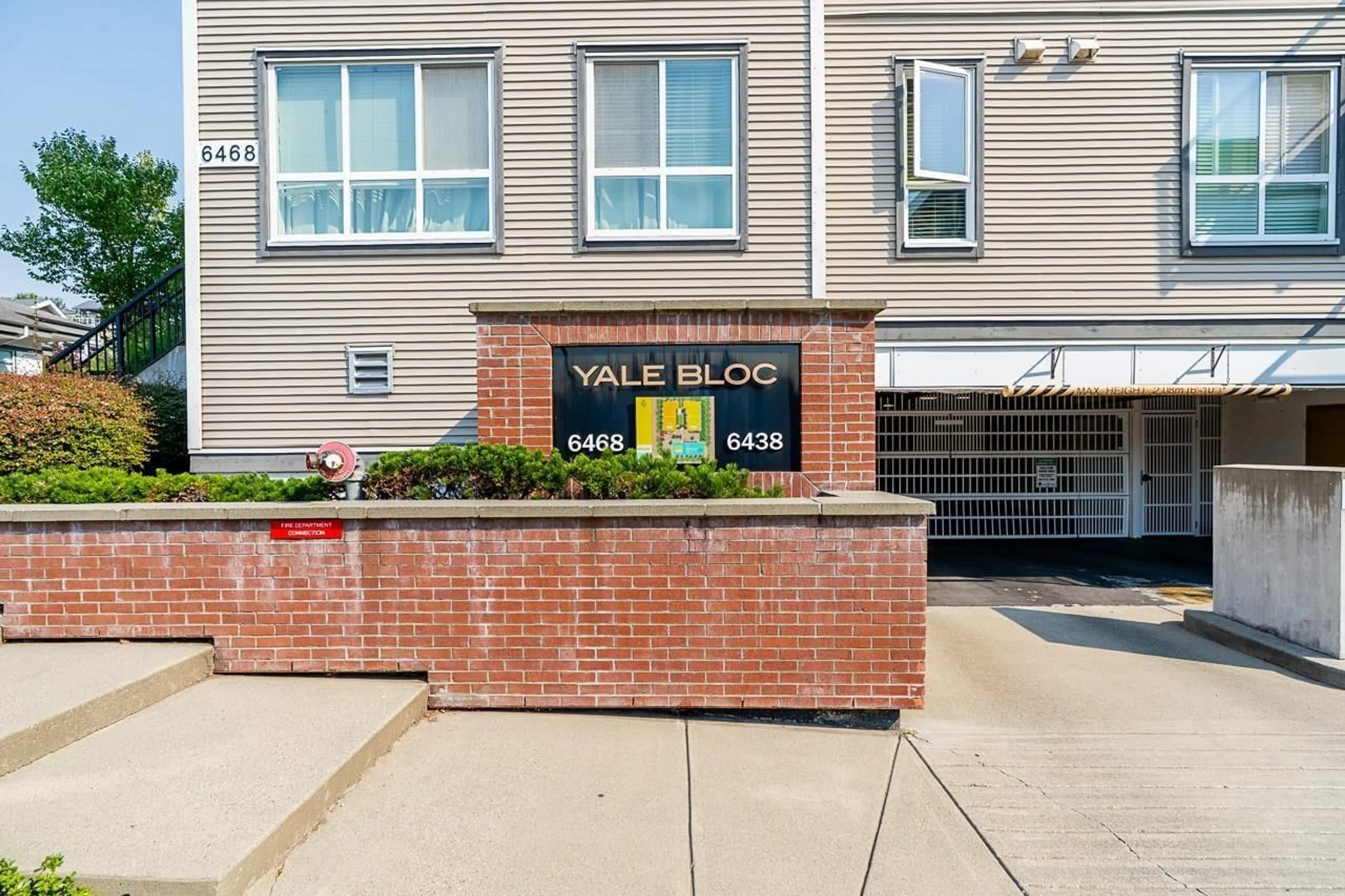 Unknown for 302 - 6468 195A STREET, Surrey British Columbia V4N6R6