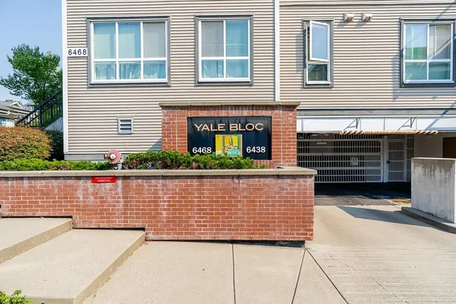 302 - 6468 195A STREET, Surrey 4