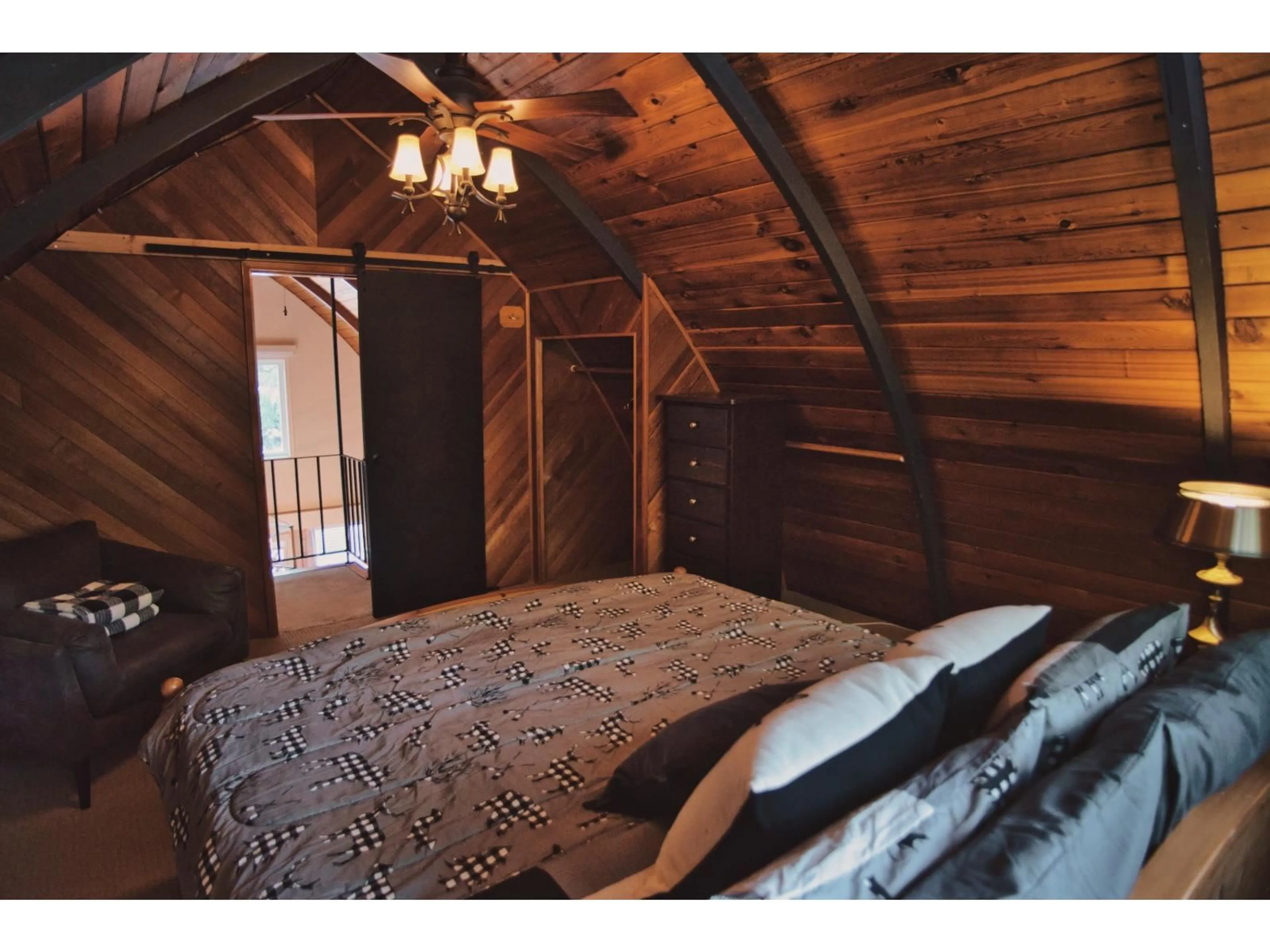 Bedroom with bed, wood/laminate floor for 66603 SUMMER ROAD, Hope British Columbia V0X1L1