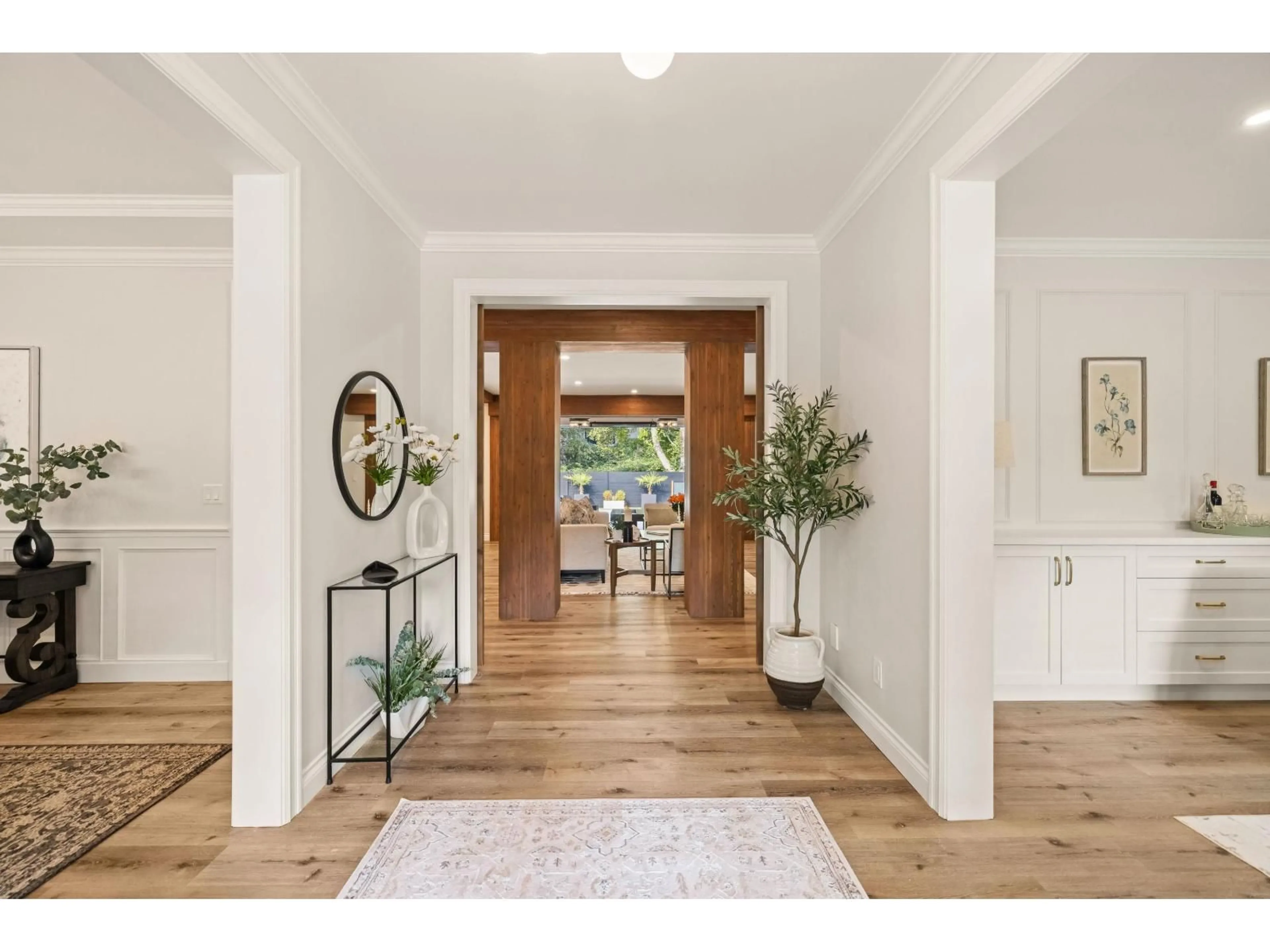 Indoor entryway for 3015 141 STREET, Surrey British Columbia V4P2J4