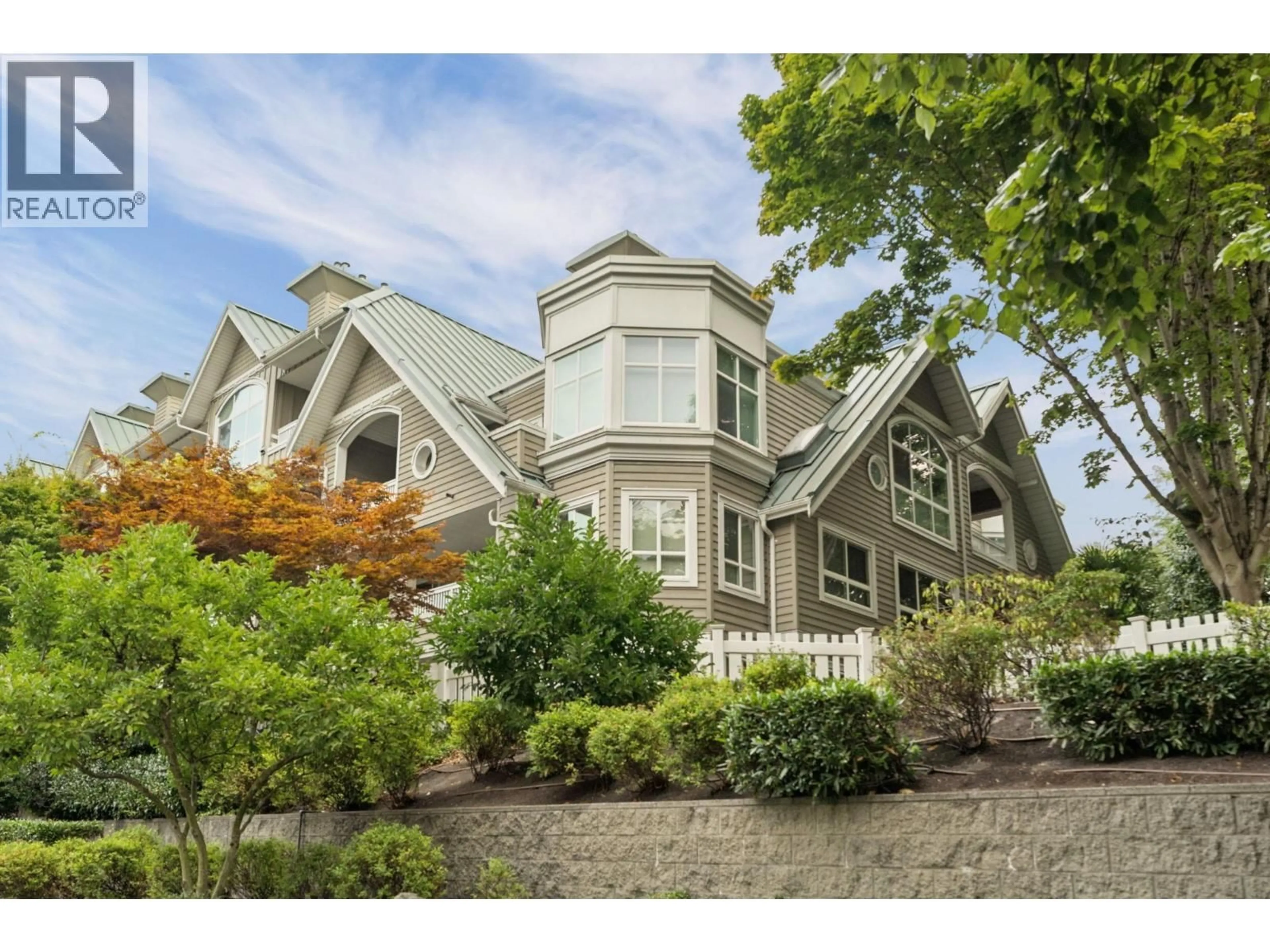 Home with vinyl exterior material, street for 410 - 5500 LYNAS LANE, Richmond British Columbia V7C5R5