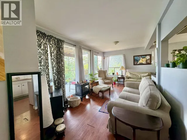 784 MARINE DRIVE, Gibsons 5