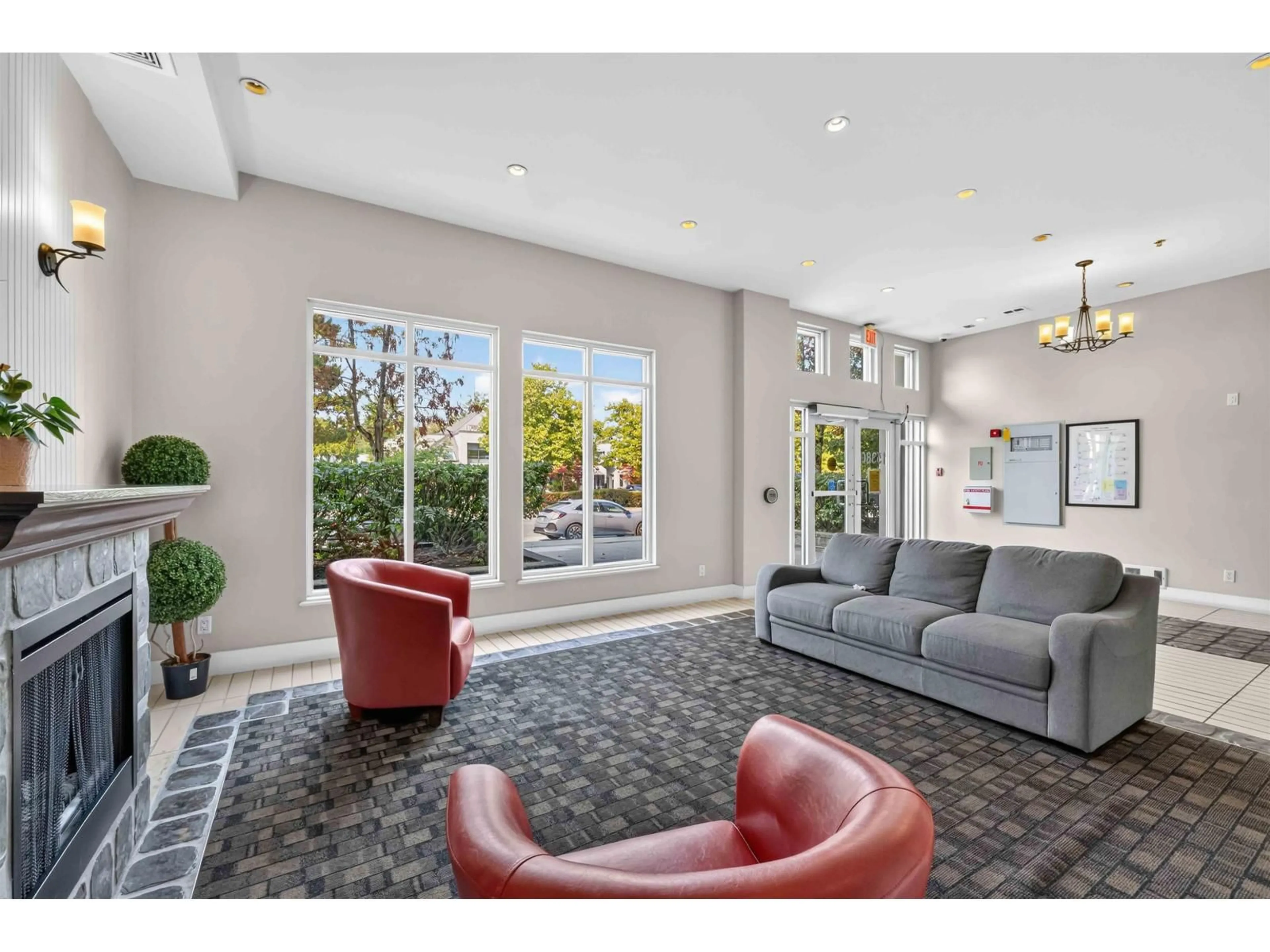 Living room with furniture, unknown for 312 - 15380 102A AVENUE, Surrey British Columbia V3R0B3