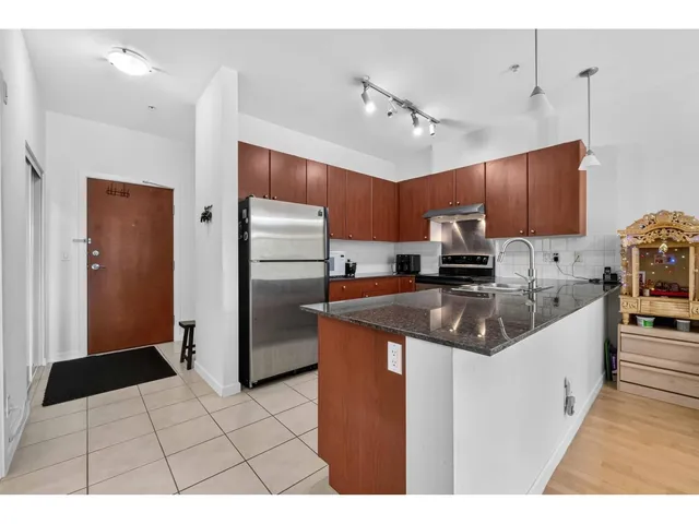 312 - 15380 102A AVENUE, Surrey 5