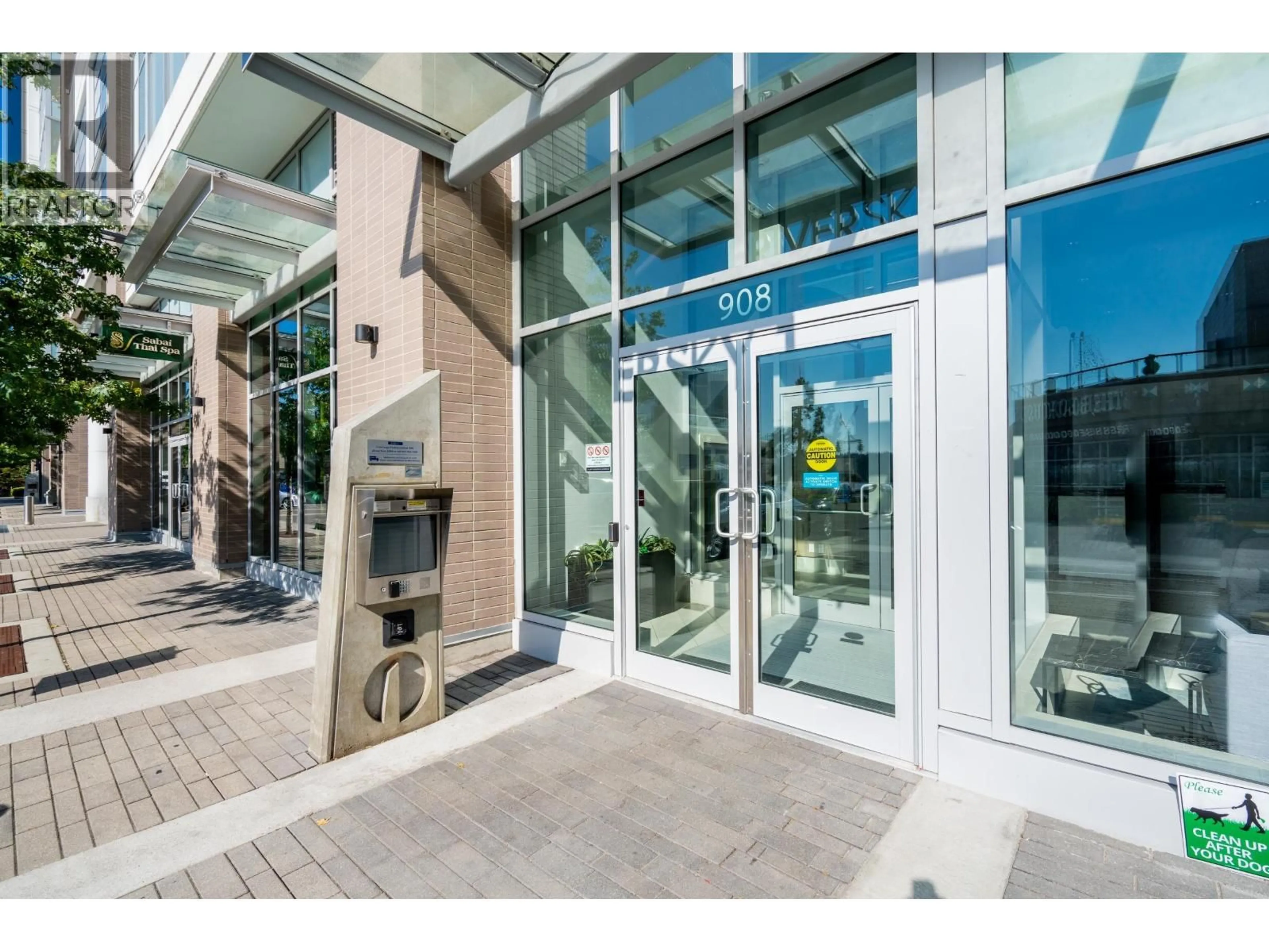 Indoor foyer for 2810 - 908 QUAYSIDE DRIVE, New Westminster British Columbia V3M0L4